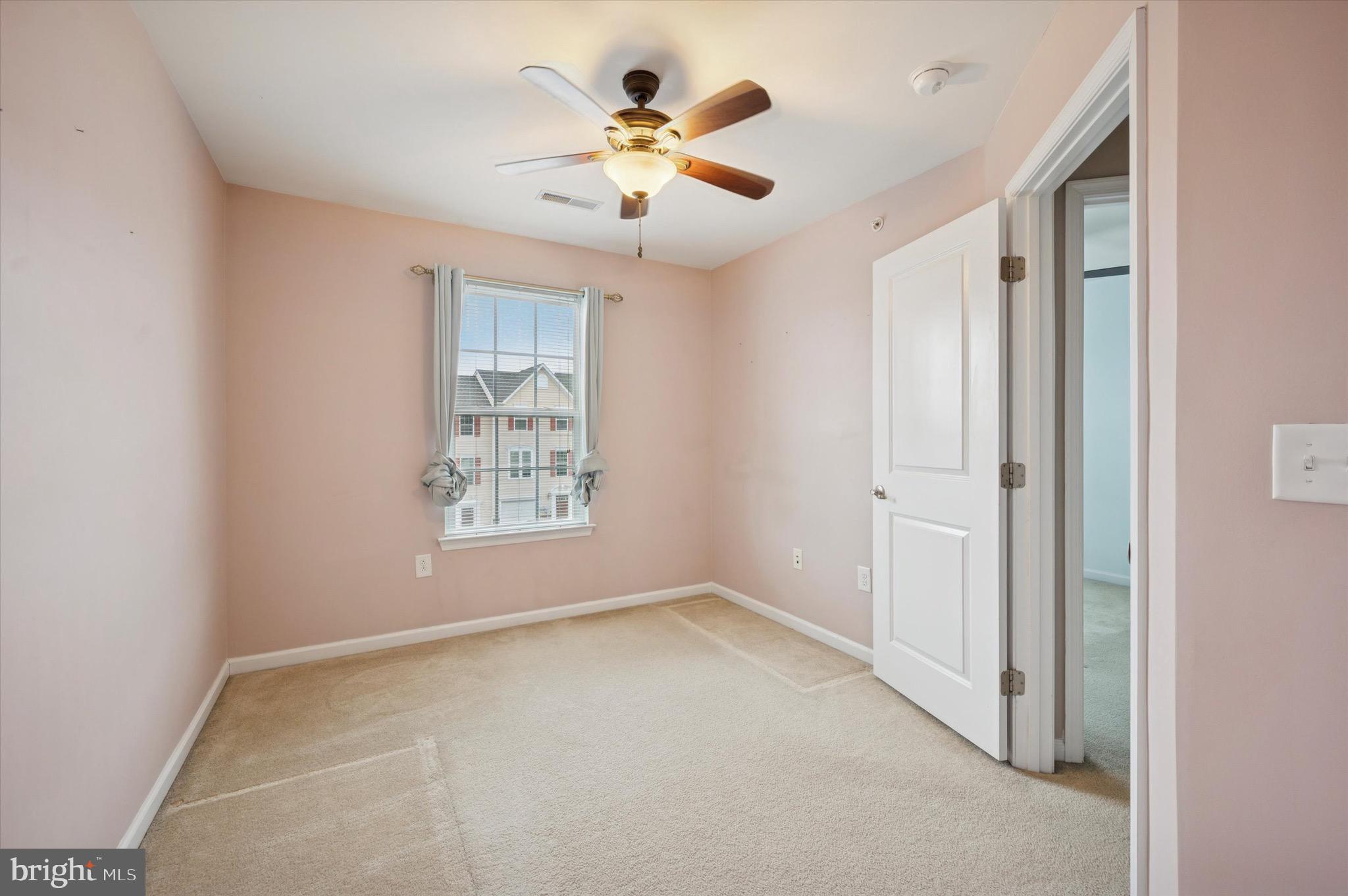 HIGHVIEW AT MONTGOME - Residential Lease