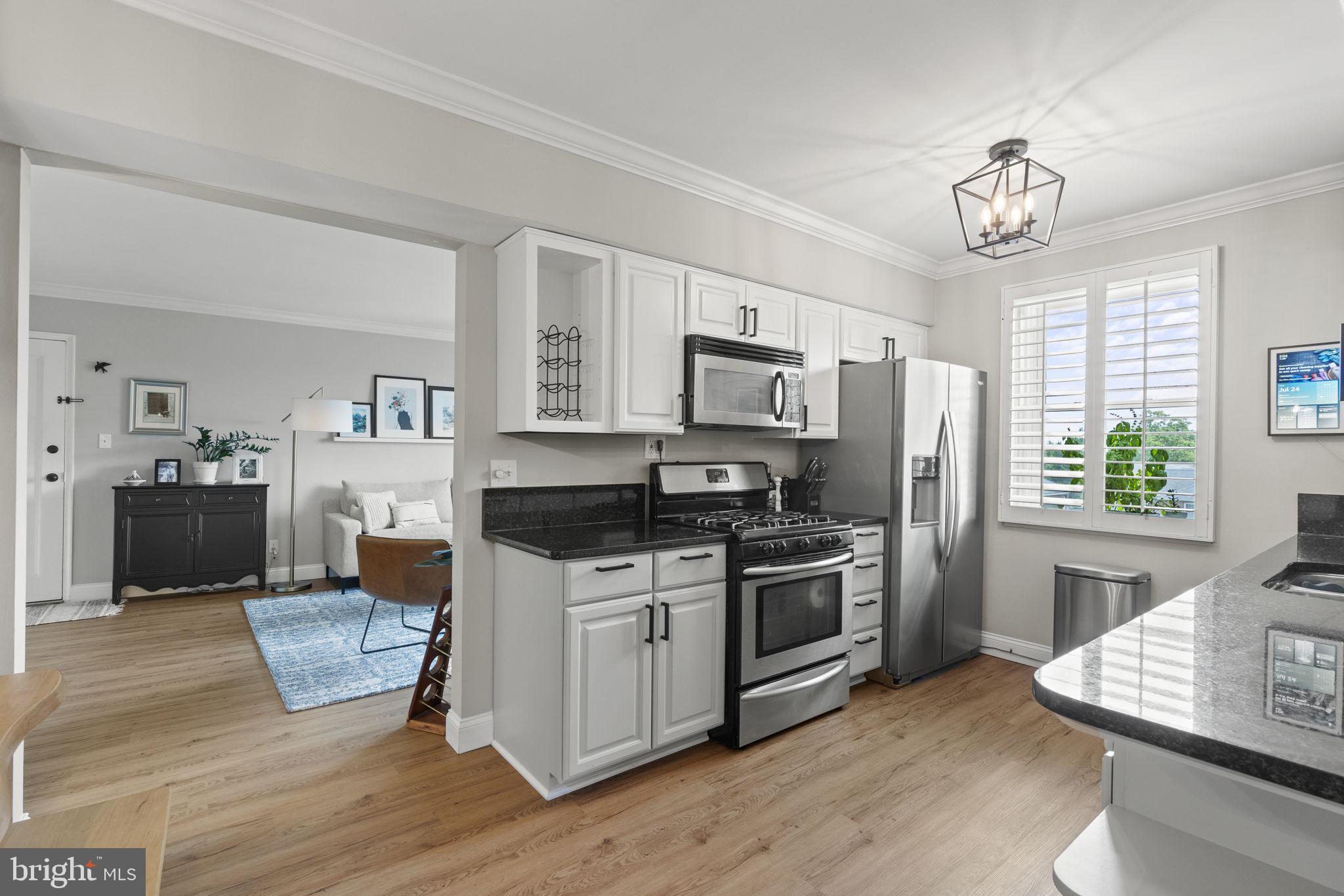 JACKSON MANOR - Residential