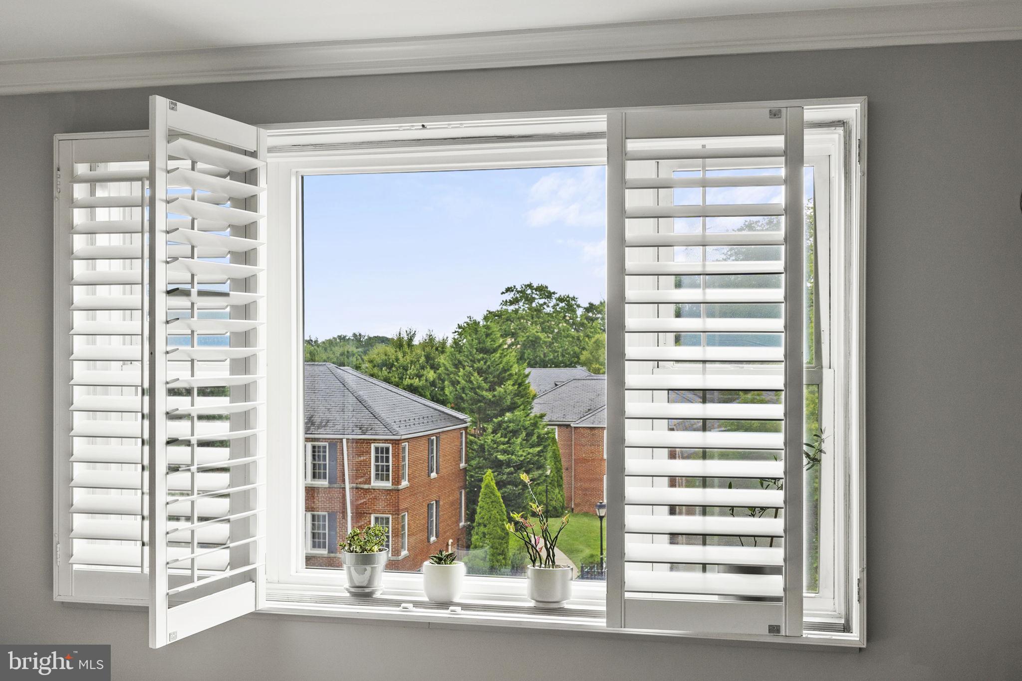 JACKSON MANOR - Residential