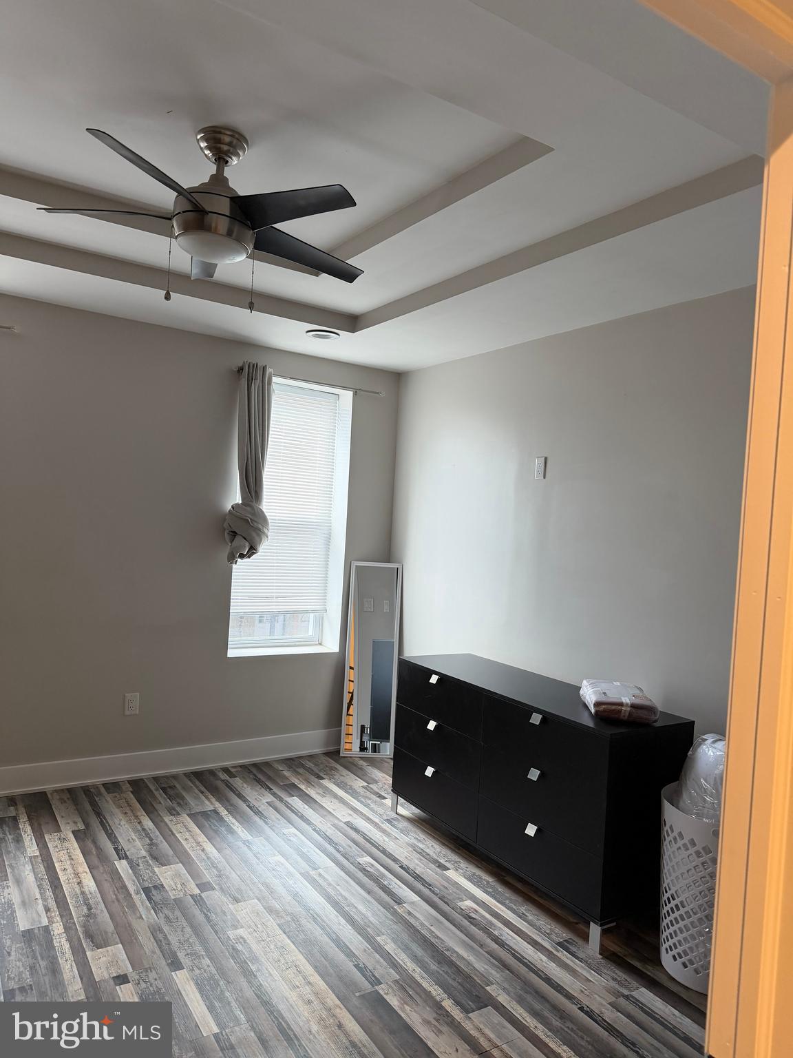 EAST FALLS - Residential