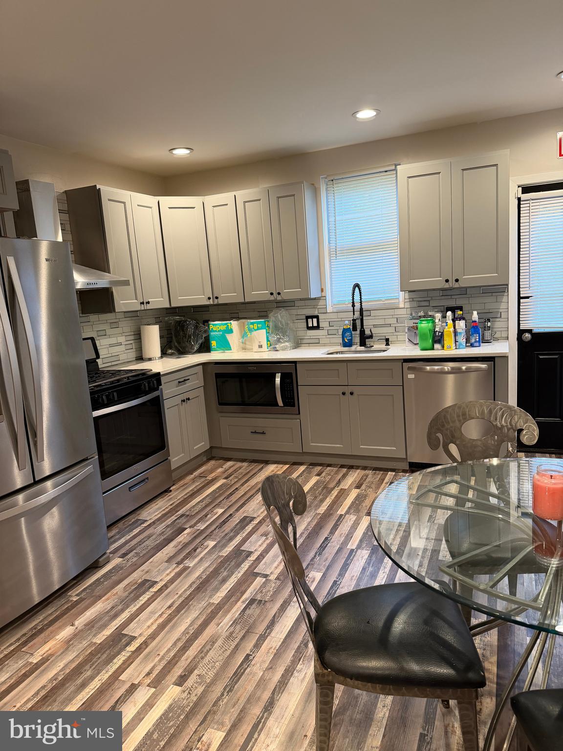 EAST FALLS - Residential