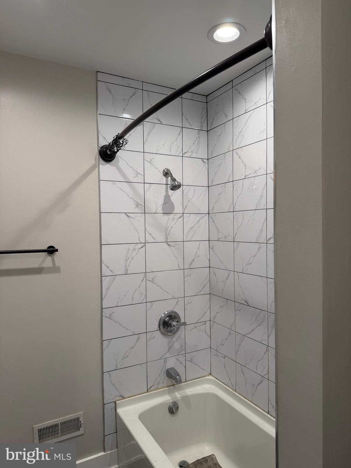 EAST FALLS - Residential