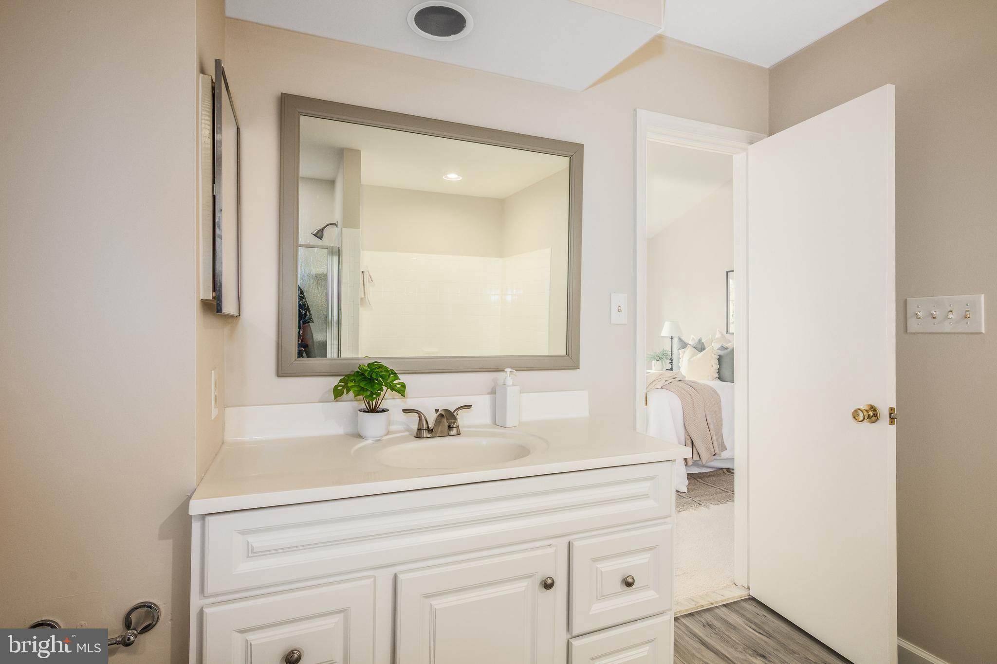 SILVER SPRING CNTRY CLUB - Residential