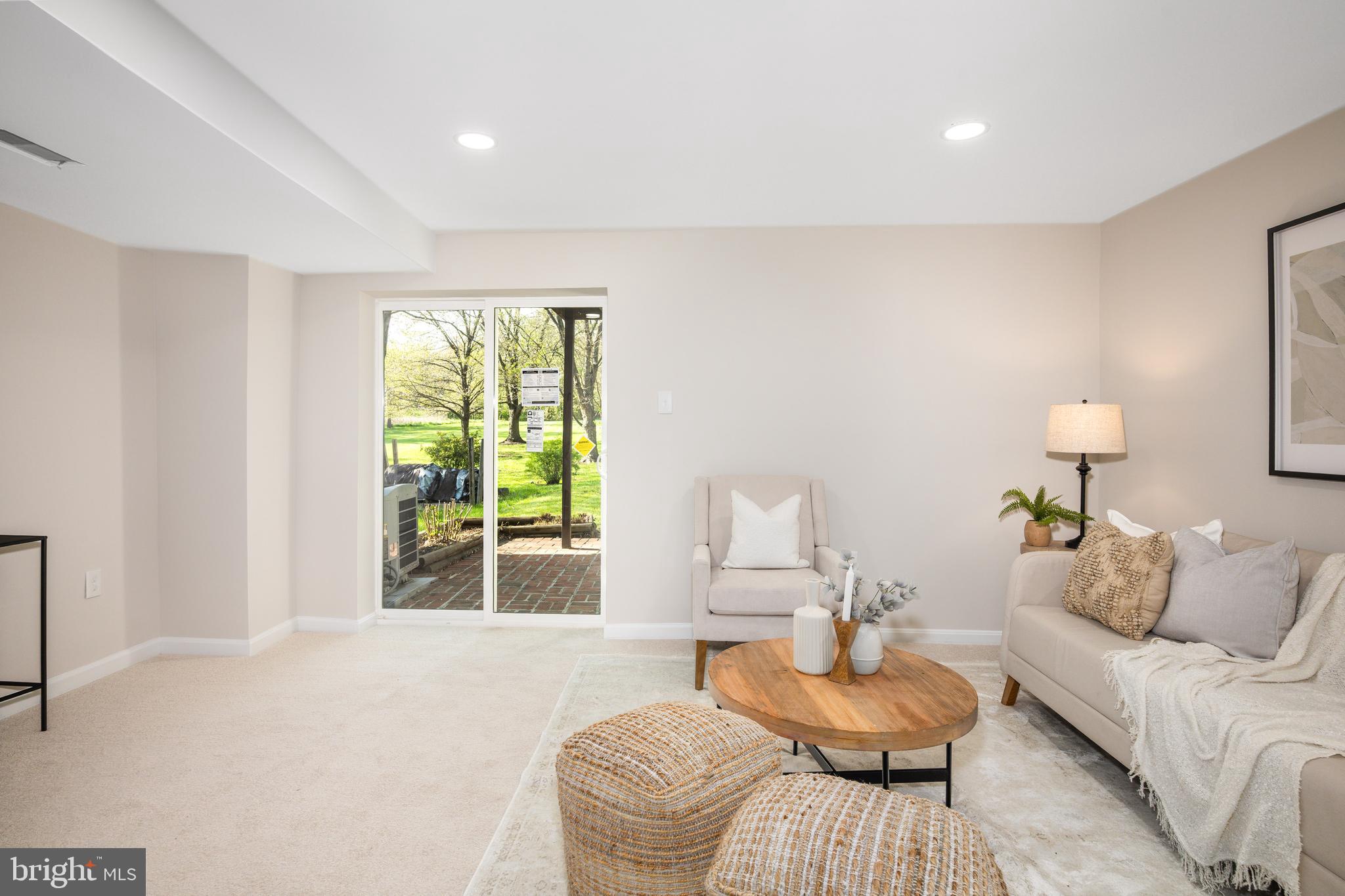 SILVER SPRING CNTRY CLUB - Residential