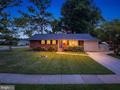 Photo of 6103 Dinwiddie Street, SPRINGFIELD, VA 22150 (MLS # VAFX2327692)