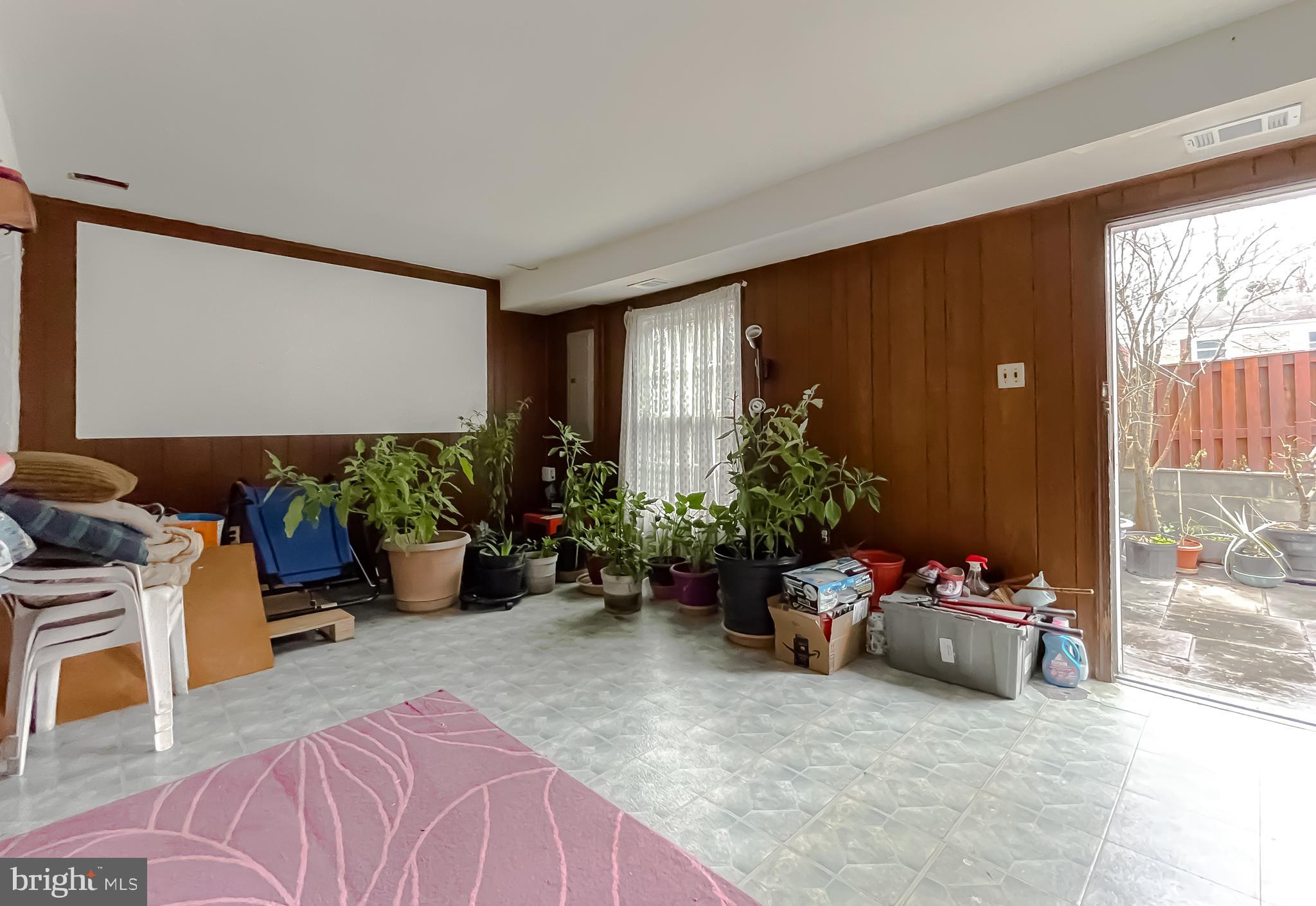 PINEWOOD HILL - Residential