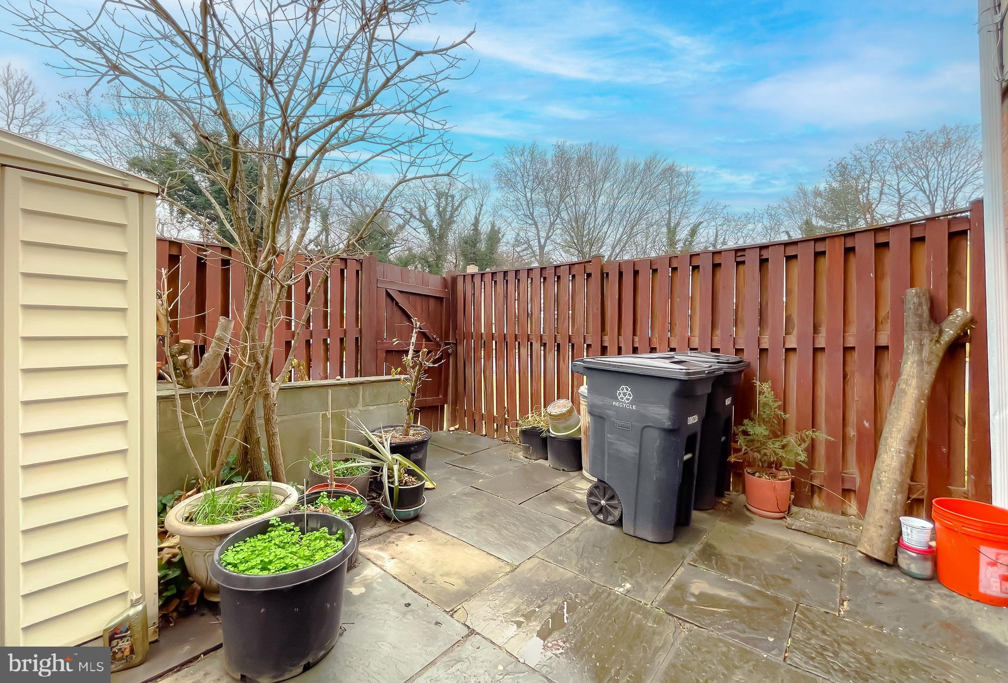 PINEWOOD HILL - Residential