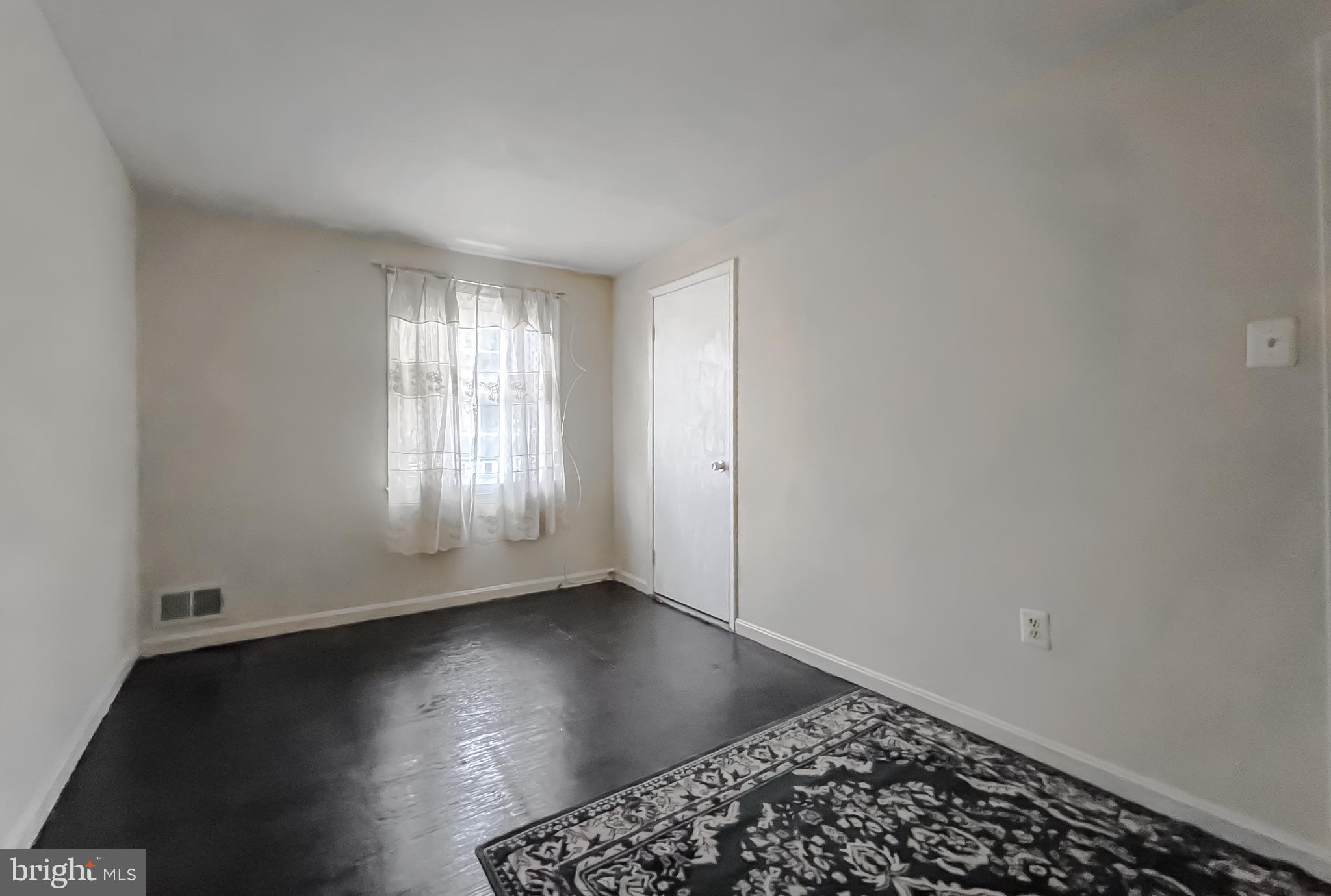 PINEWOOD HILL - Residential