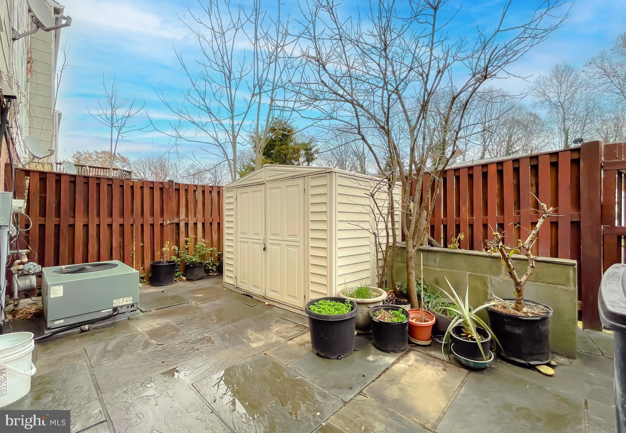 PINEWOOD HILL - Residential