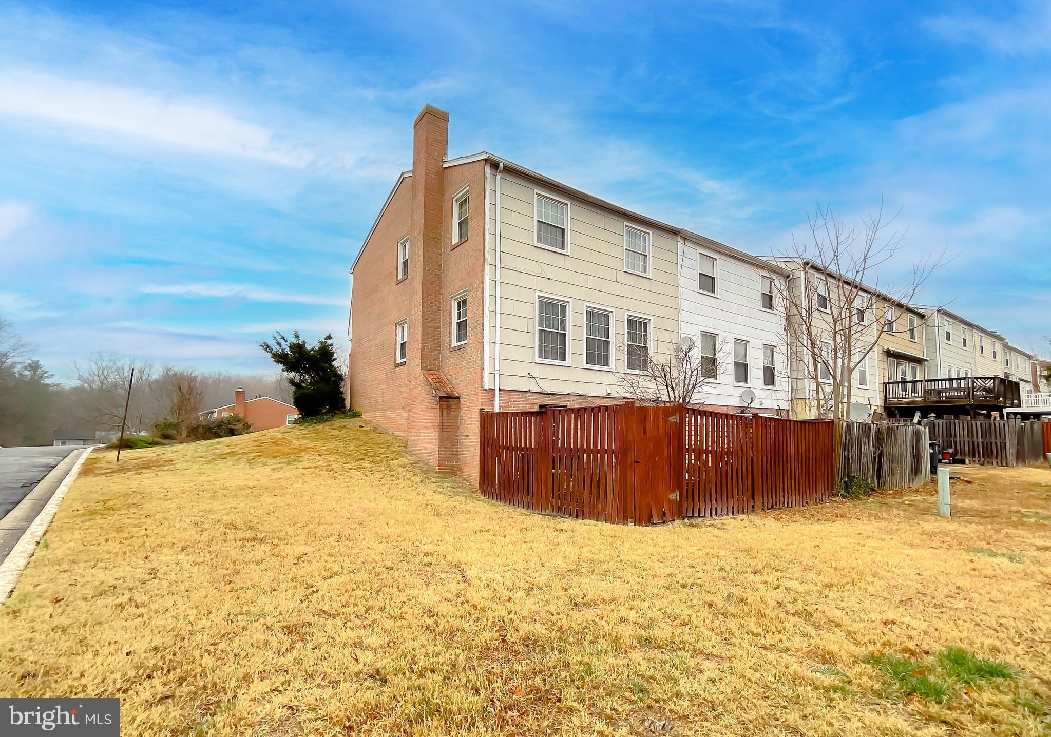 PINEWOOD HILL - Residential