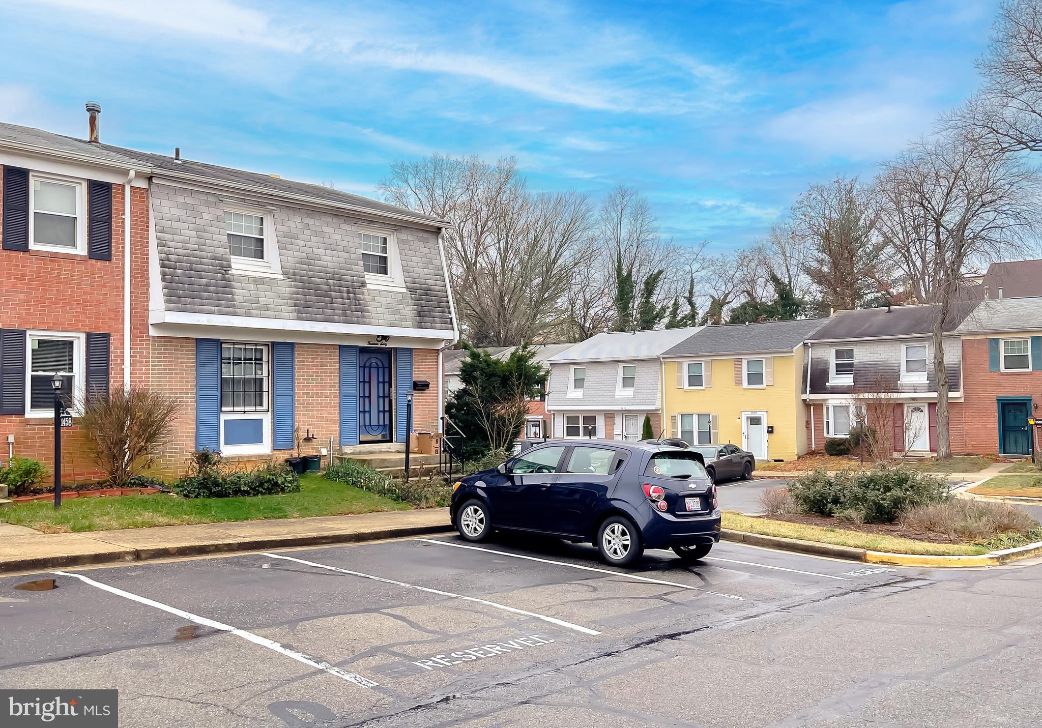 PINEWOOD HILL - Residential