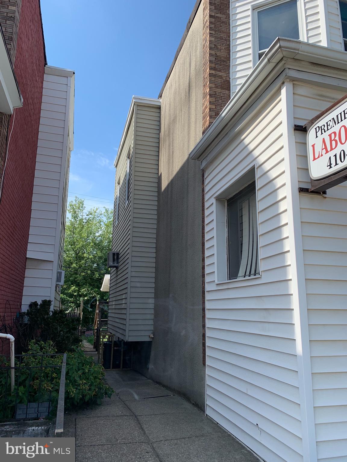 FRANKFORD - Residential Lease