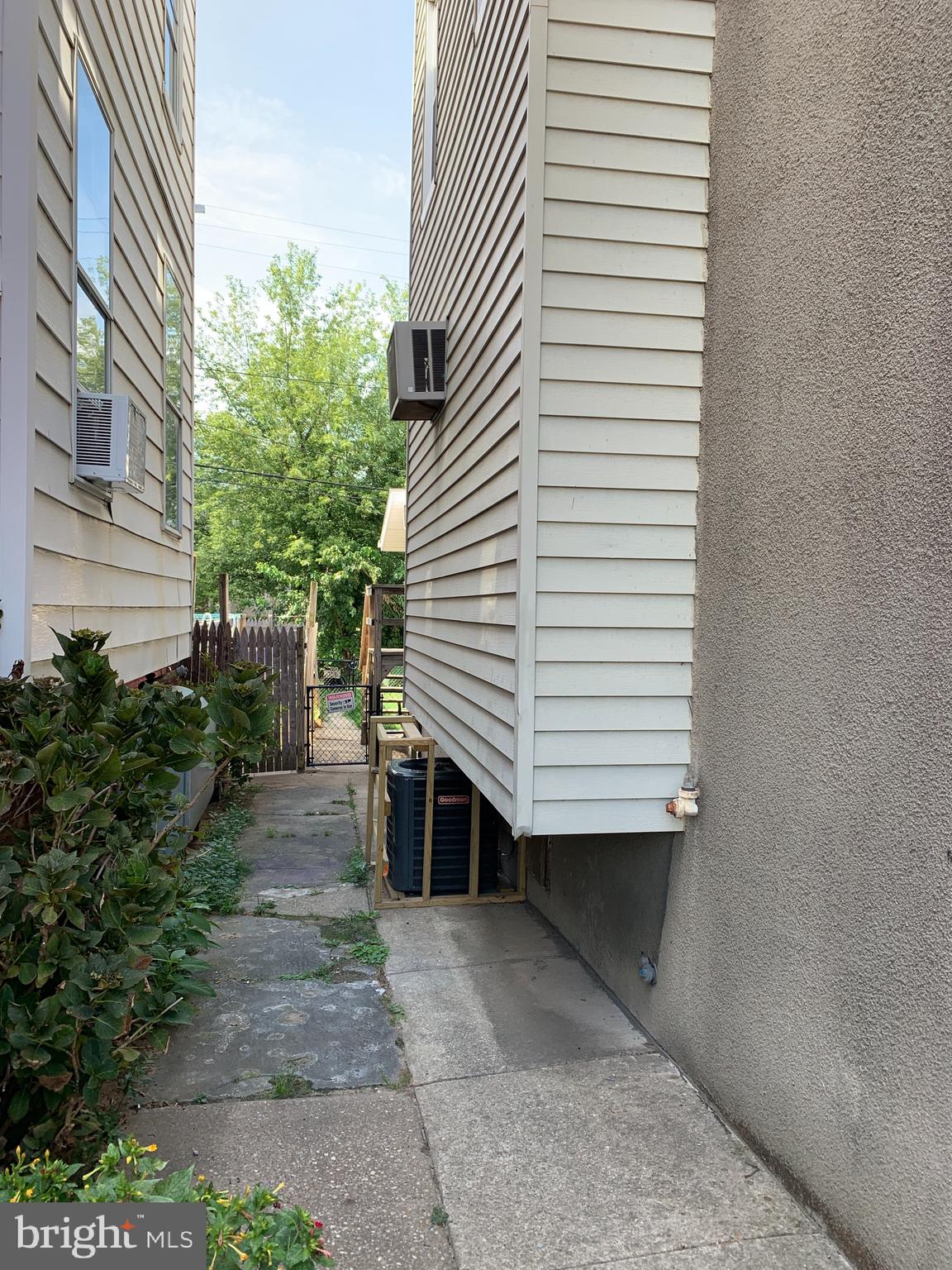 FRANKFORD - Residential Lease