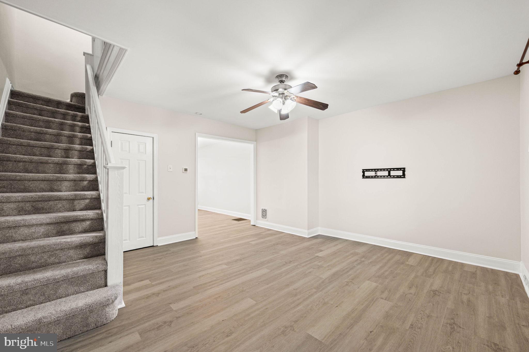 ELMWOOD PARK - Residential