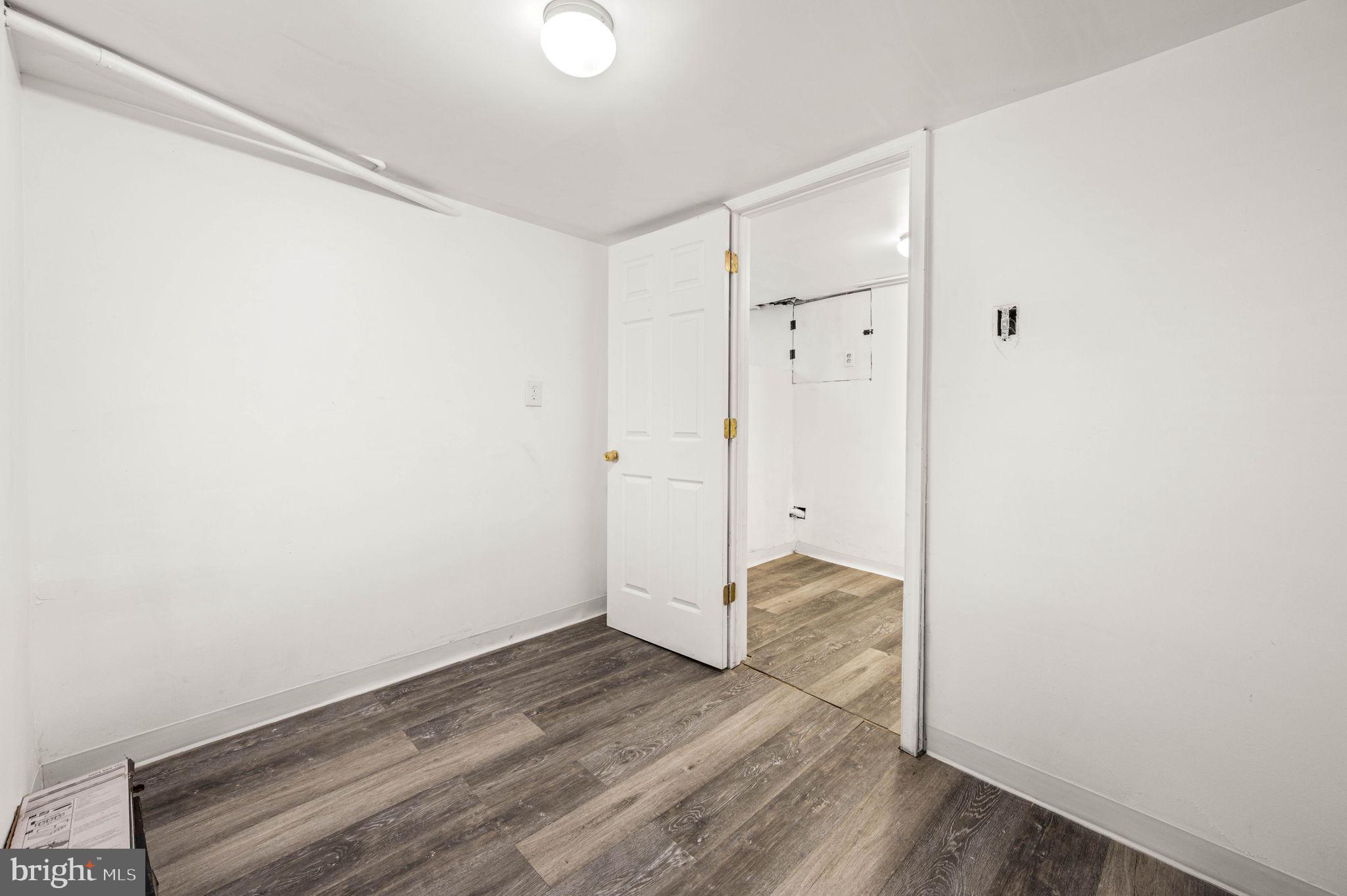 ELMWOOD PARK - Residential