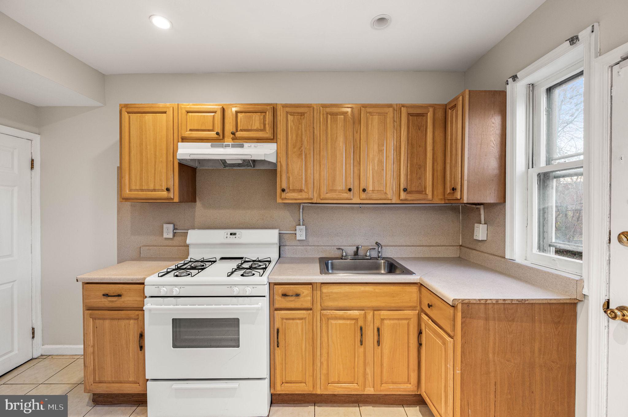 ELMWOOD PARK - Residential