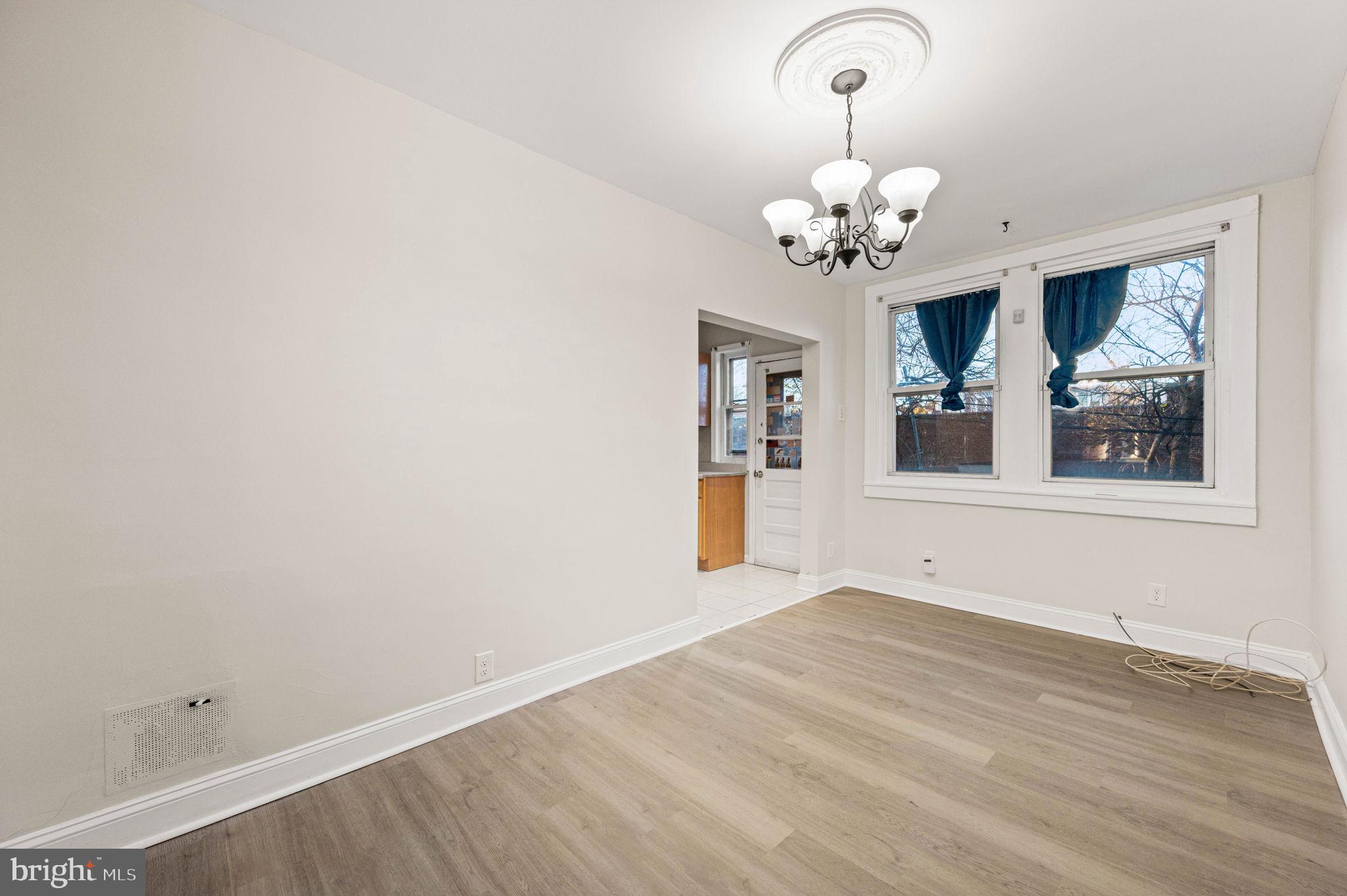 ELMWOOD PARK - Residential