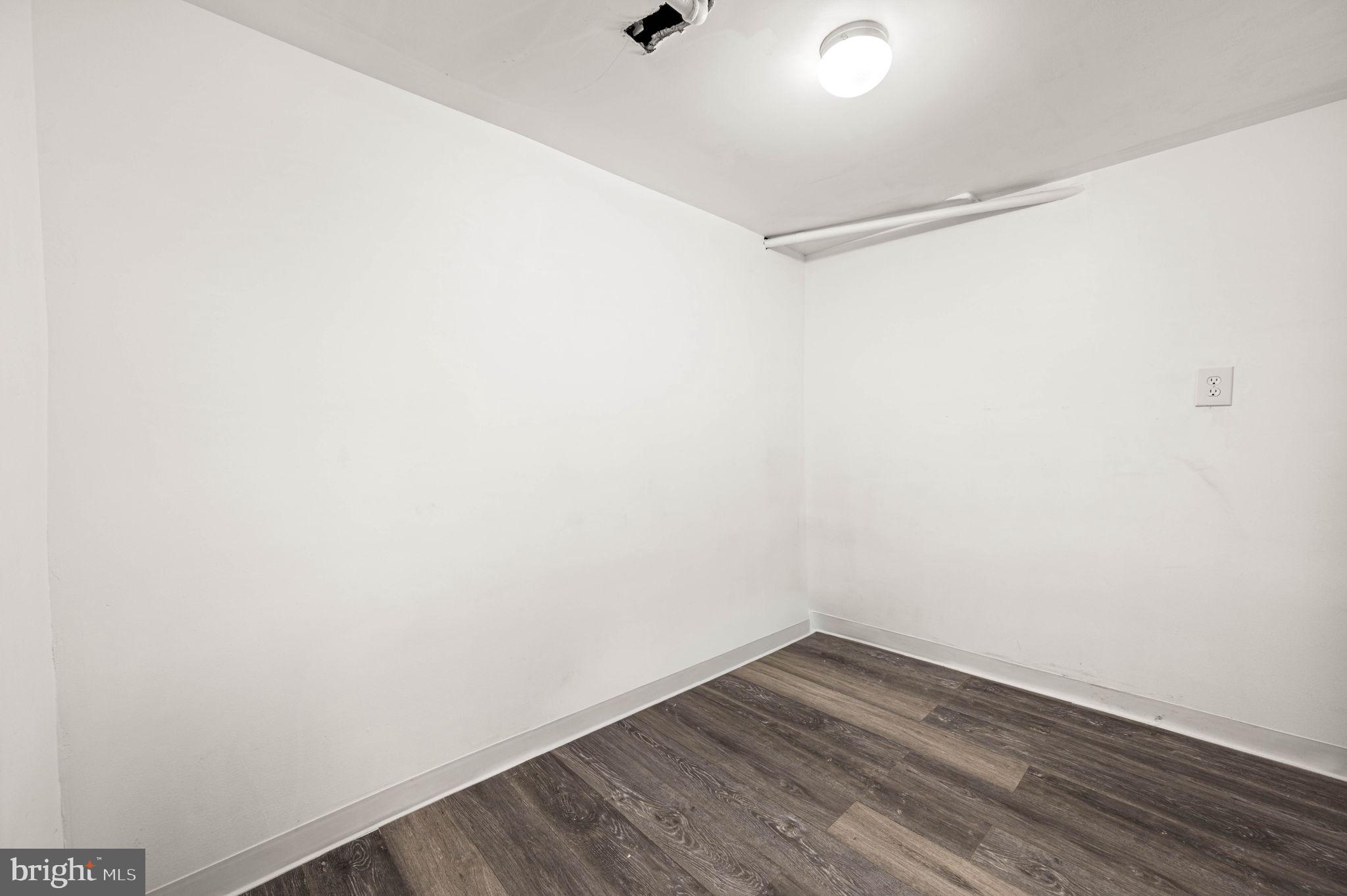 ELMWOOD PARK - Residential