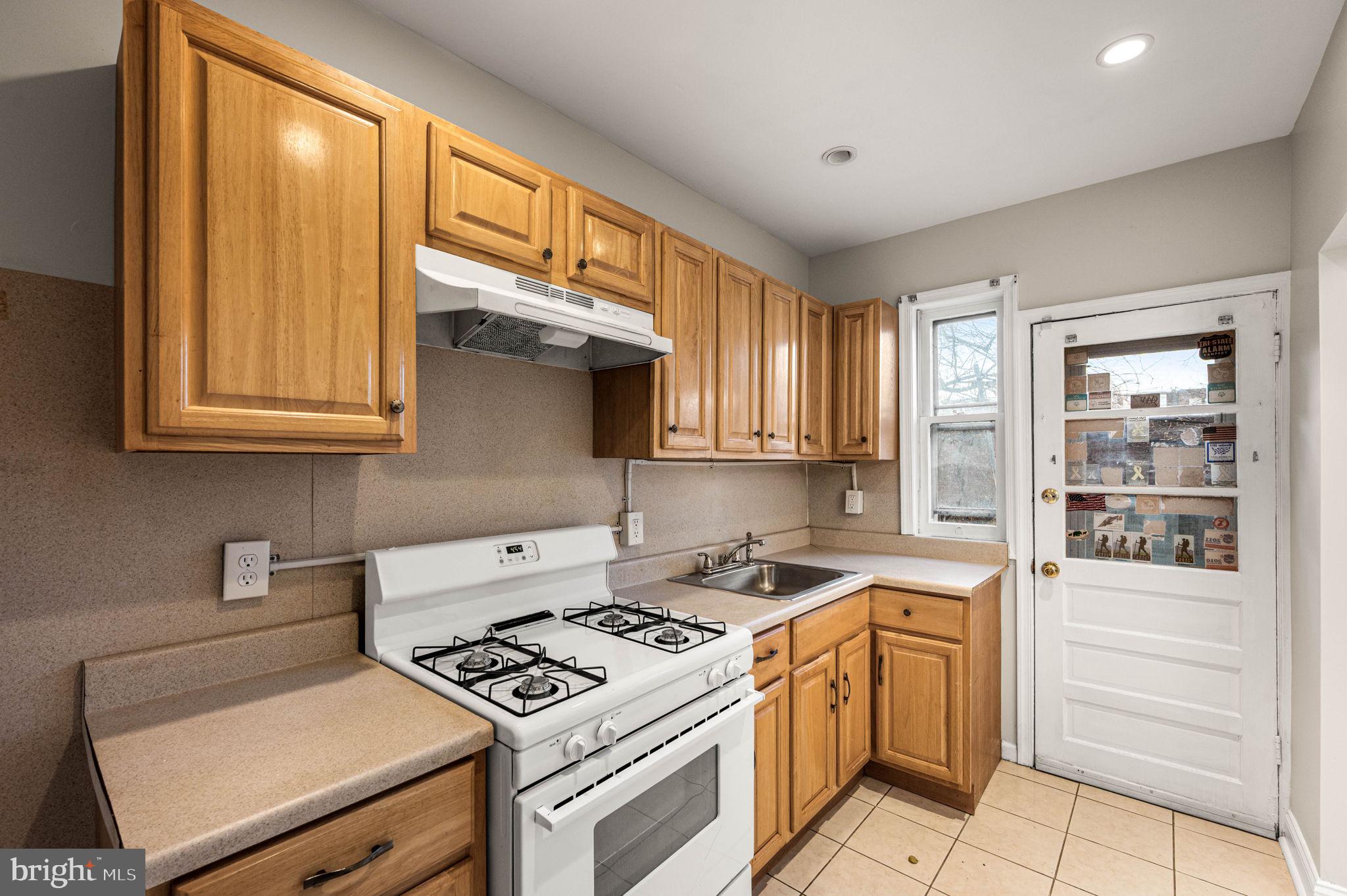 ELMWOOD PARK - Residential