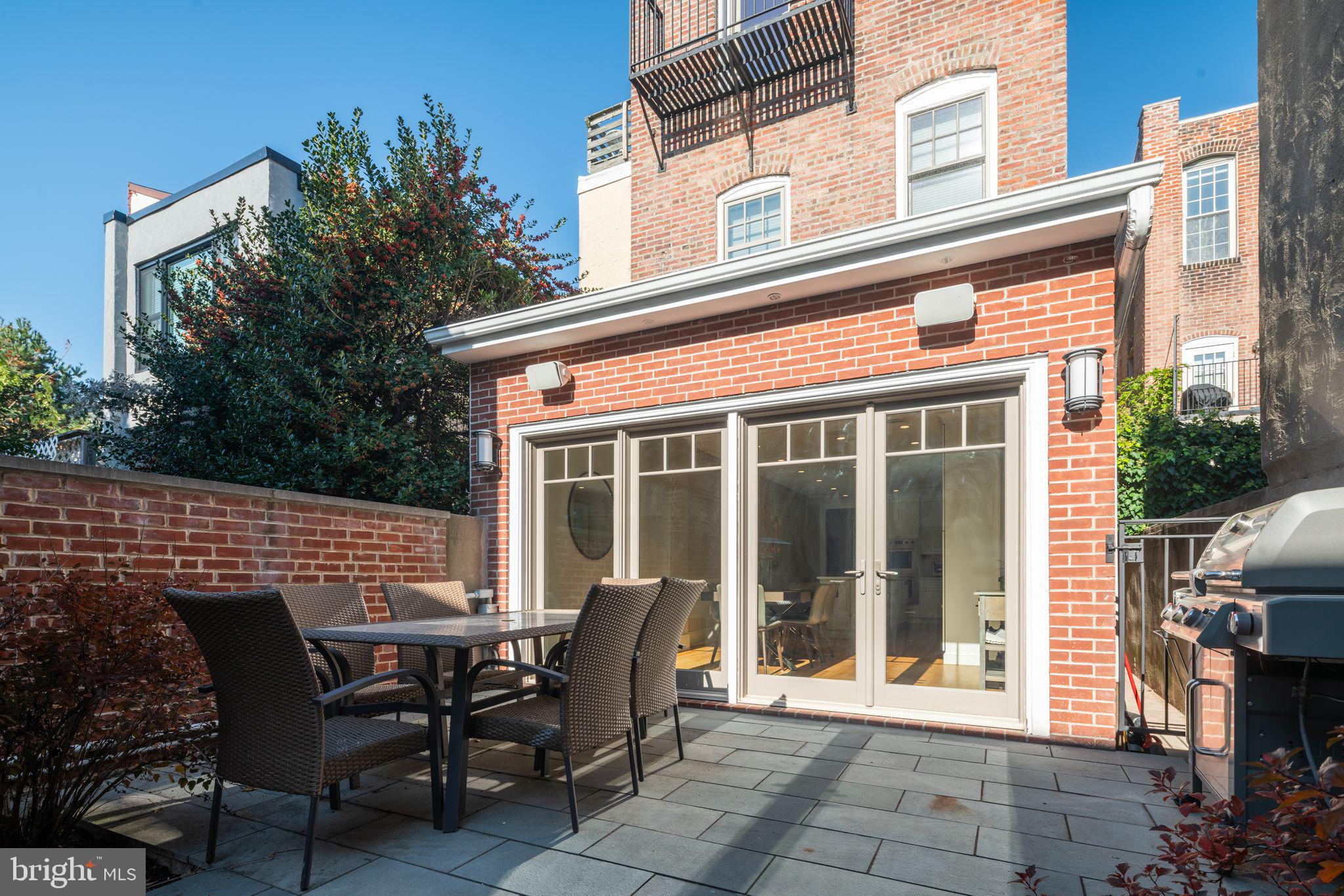 SOCIETY HILL - Residential