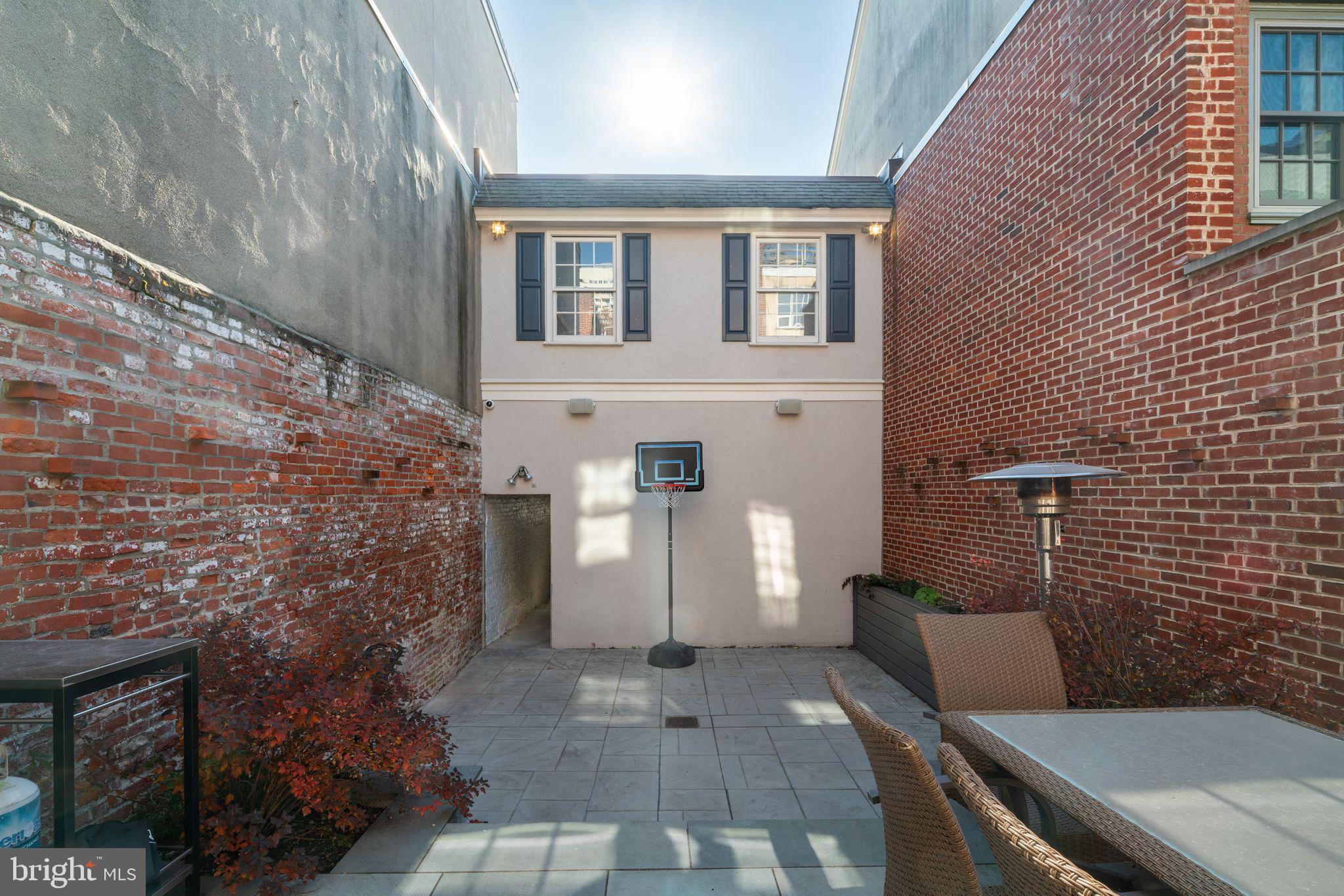 SOCIETY HILL - Residential