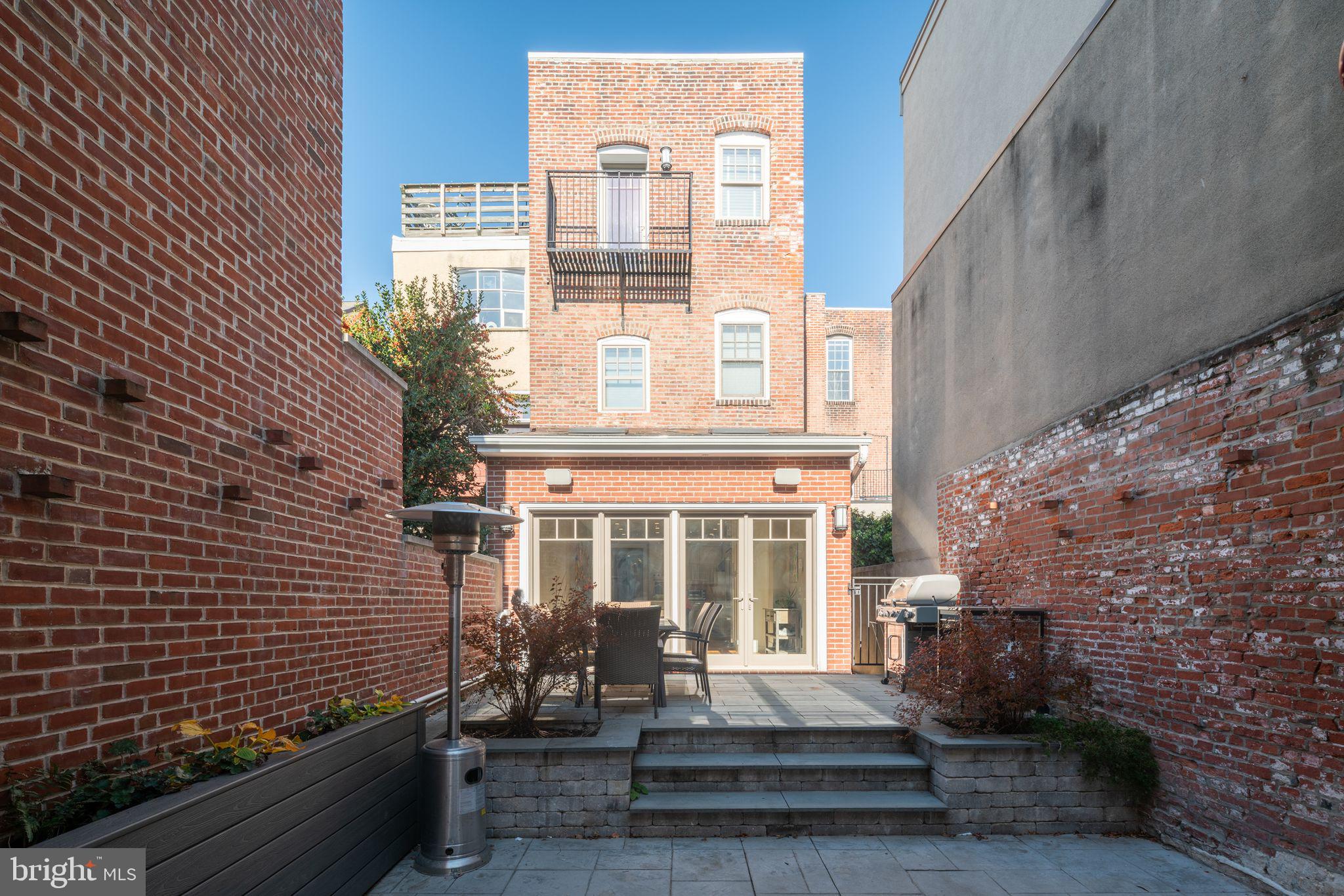 SOCIETY HILL - Residential