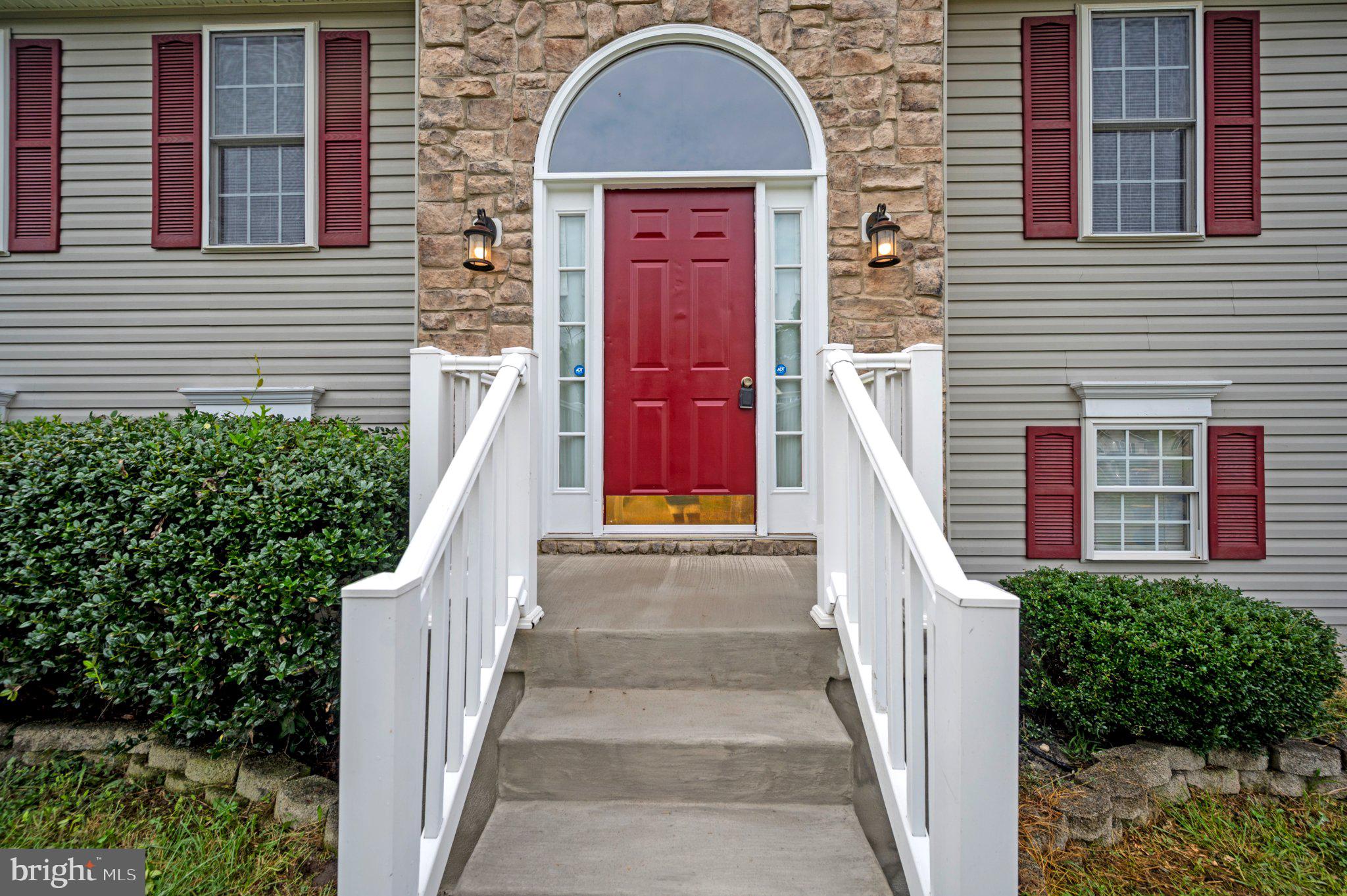 3807 LANCASTER RING ROAD