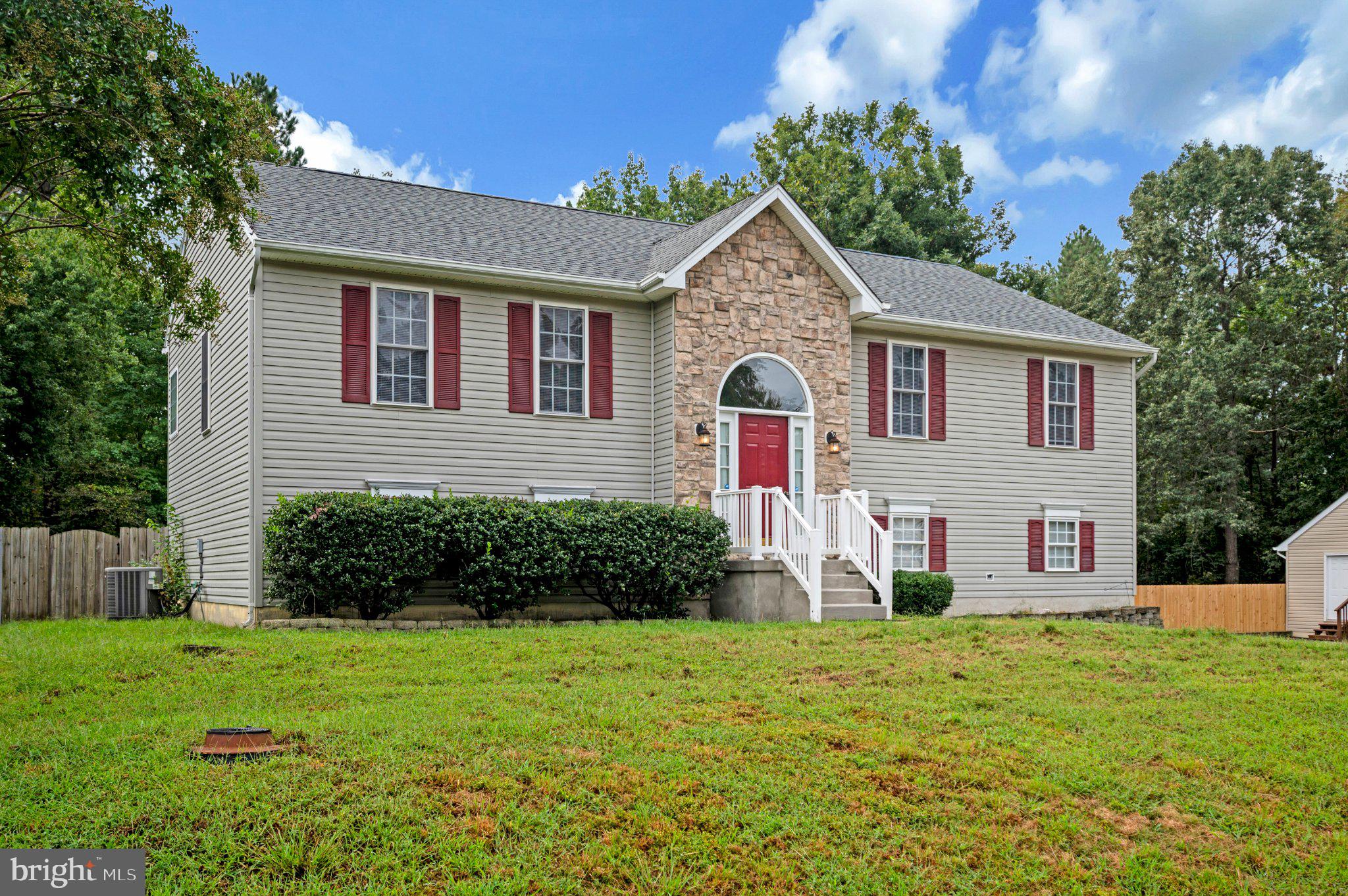 3807 LANCASTER RING ROAD