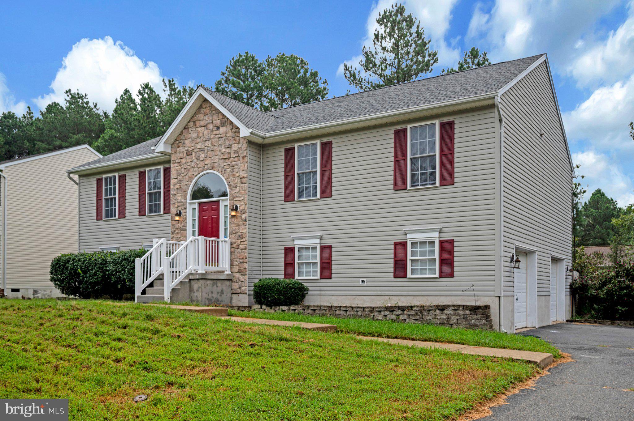 3807 LANCASTER RING ROAD