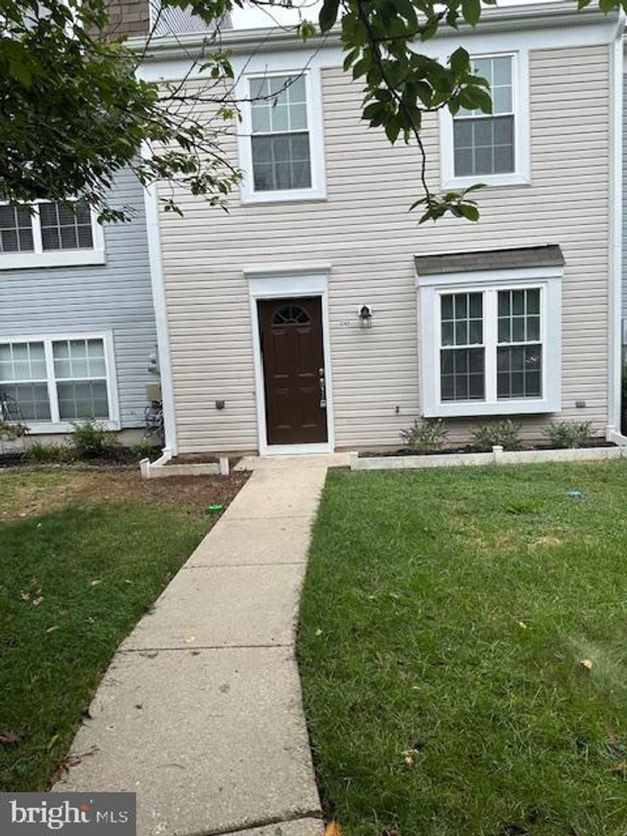 Lovely New everything in this Townhome. New siding, windows,  new roof , bath rooms, kitchen with new cupboards, stainless steel appliances and granite countertops. New sliding glass door to back yard with a 8ft privacy fence.  Separate formal dining room off of kitchen and living room.  Beautiful Colonial Plank floors with new carpet in all the bedrooms. You can move in and put everything away.  THIS LISTING IS NOT ON CALLING SERVICE, CALL LISTER FOR COMBO.