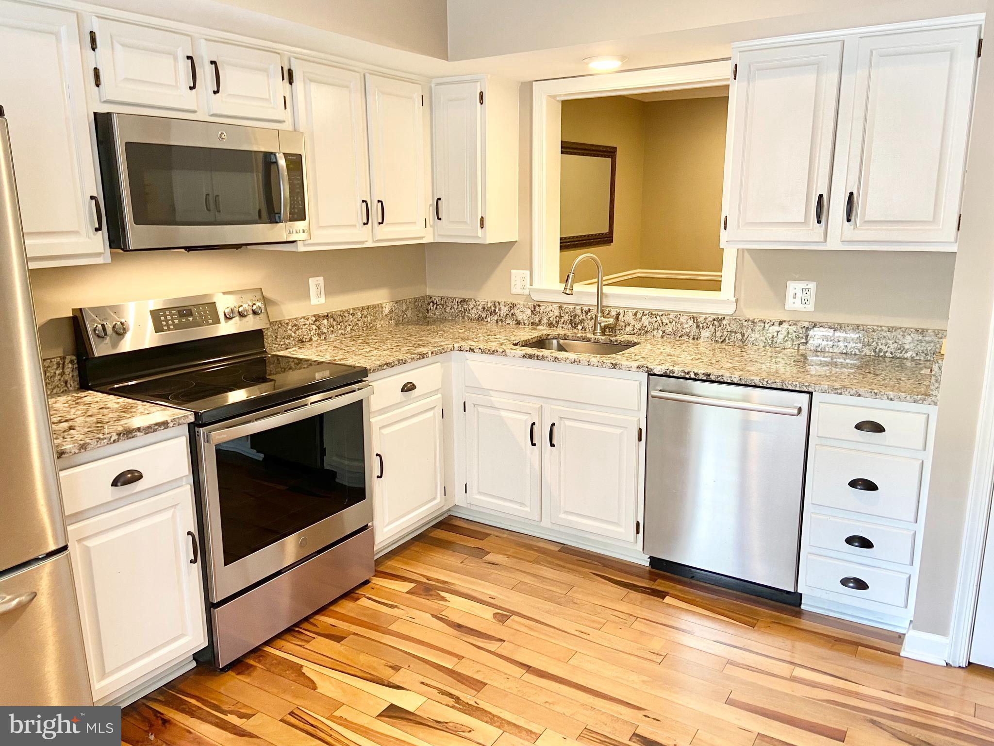 GROSVENOR PARK TOWNHOME CONDOMINIUMS - Residential Lease