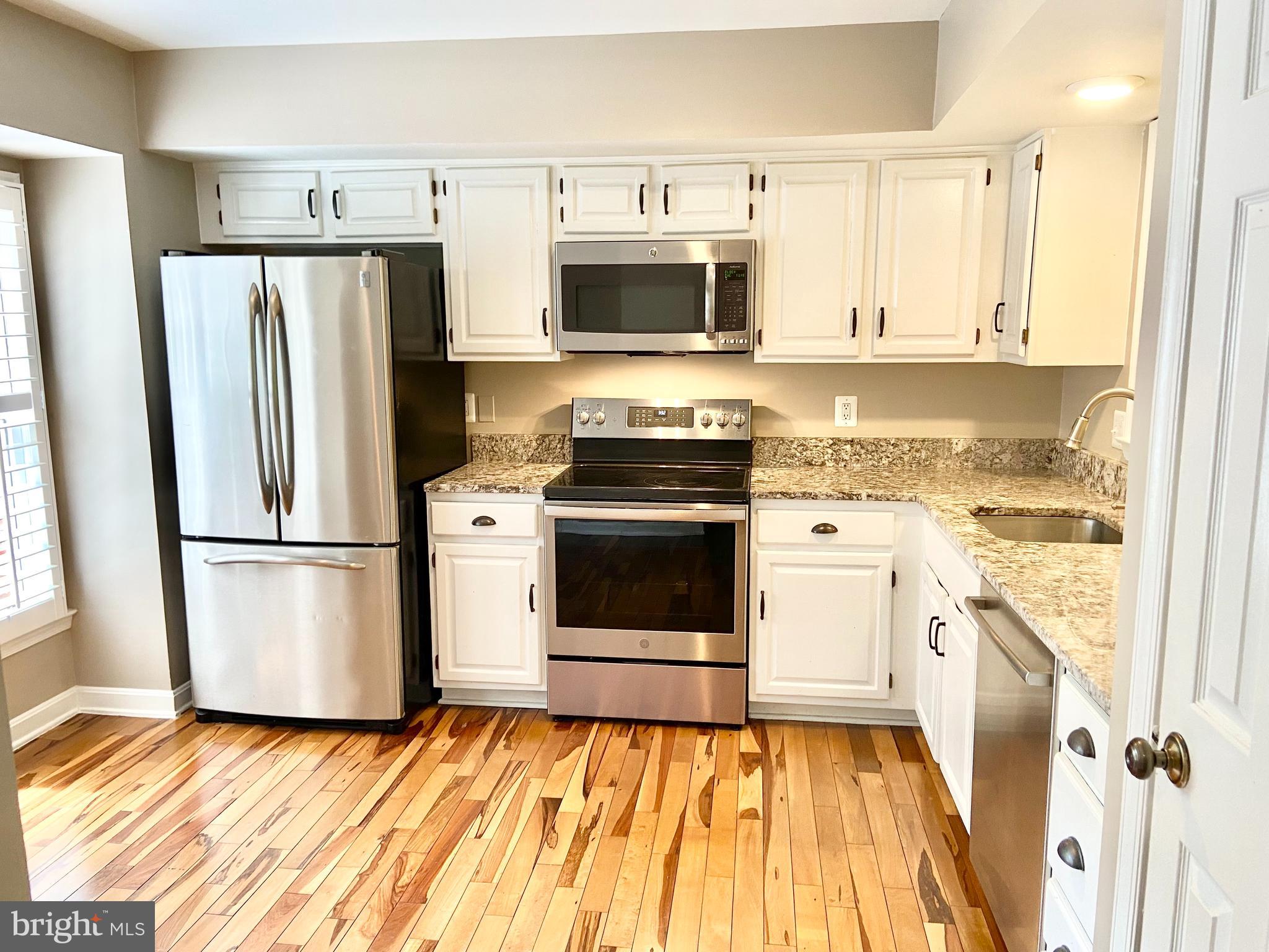 GROSVENOR PARK TOWNHOME CONDOMINIUMS - Residential Lease