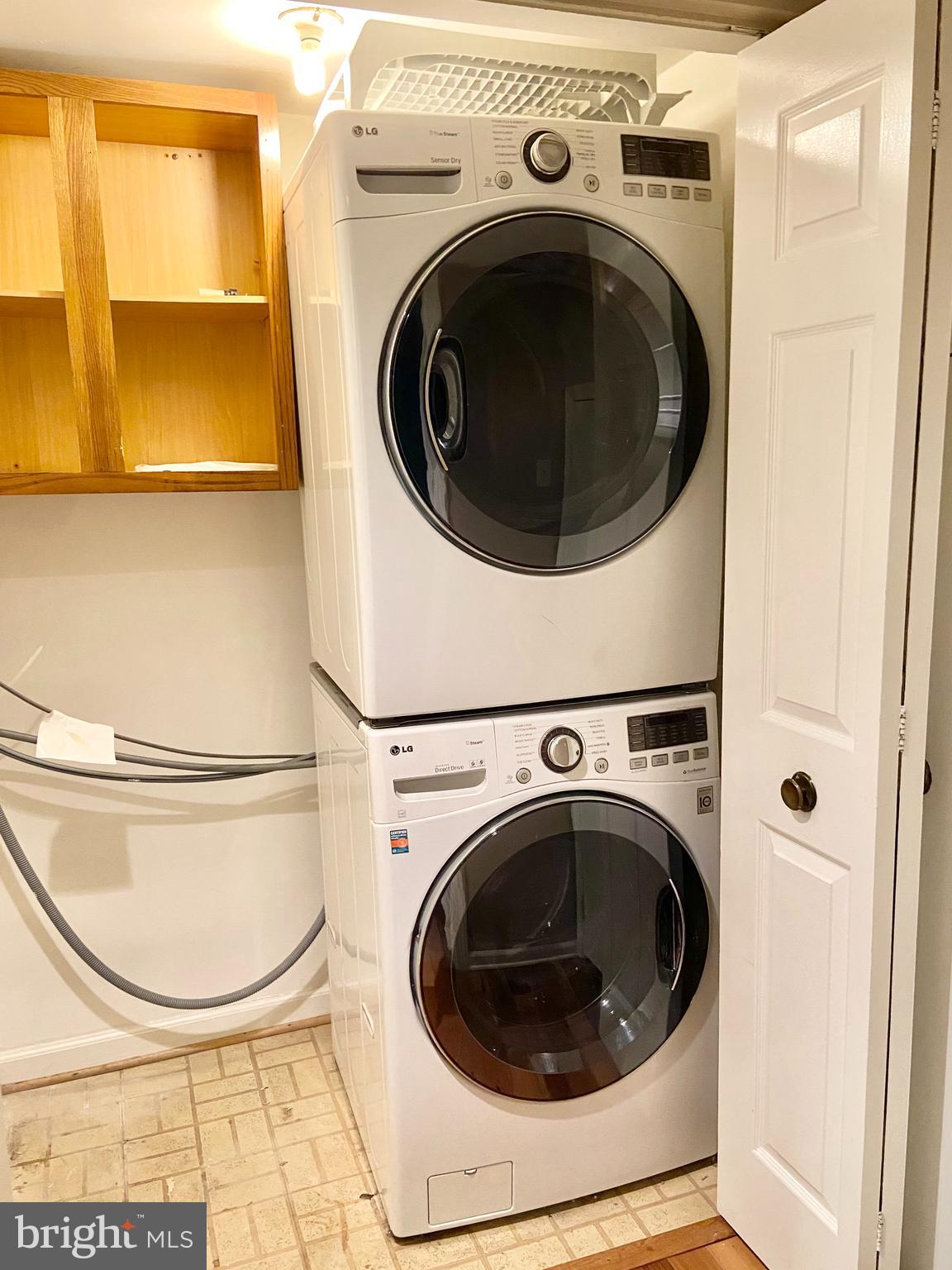 GROSVENOR PARK TOWNHOME CONDOMINIUMS - Residential Lease