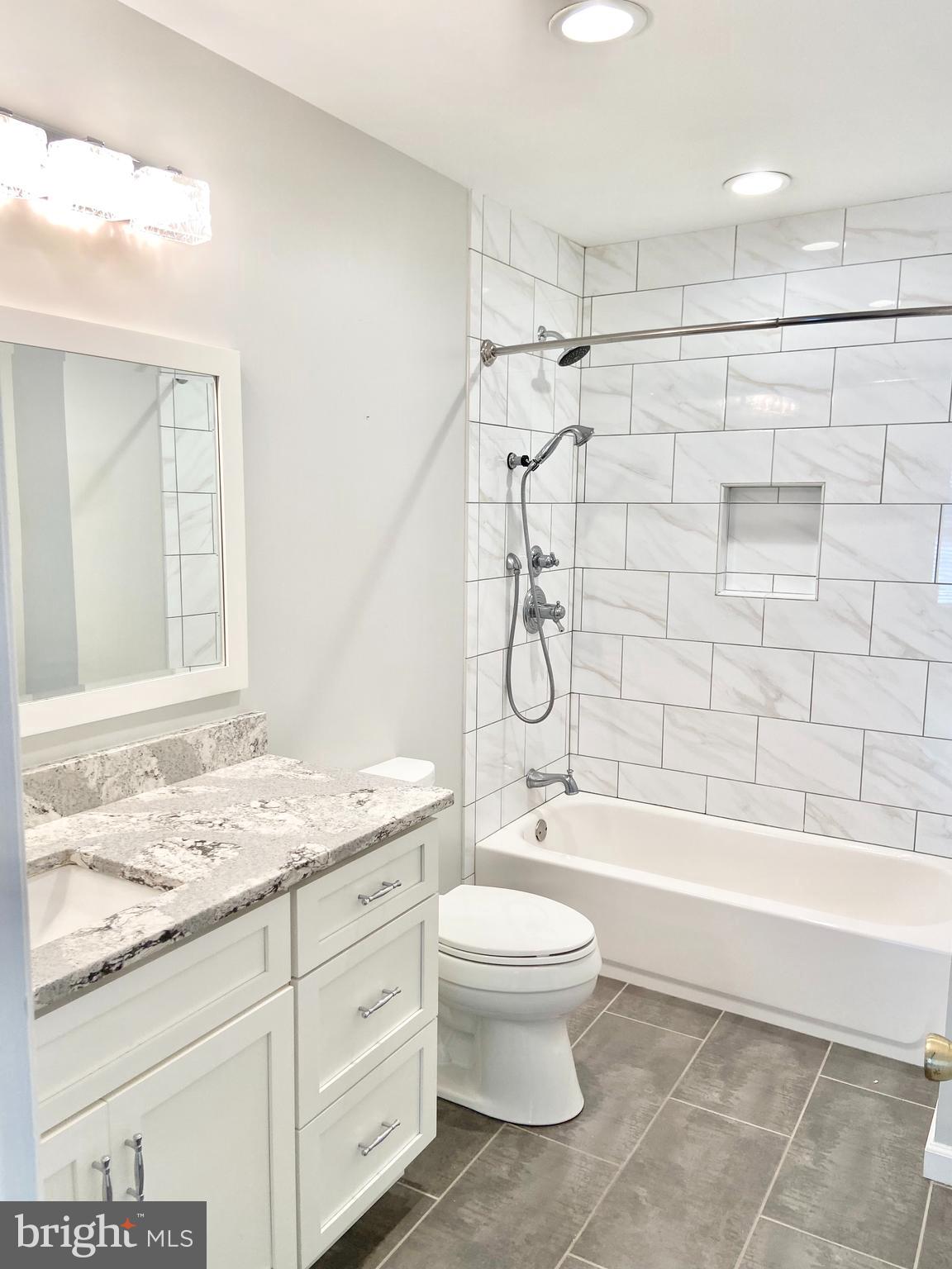 GROSVENOR PARK TOWNHOME CONDOMINIUMS - Residential Lease