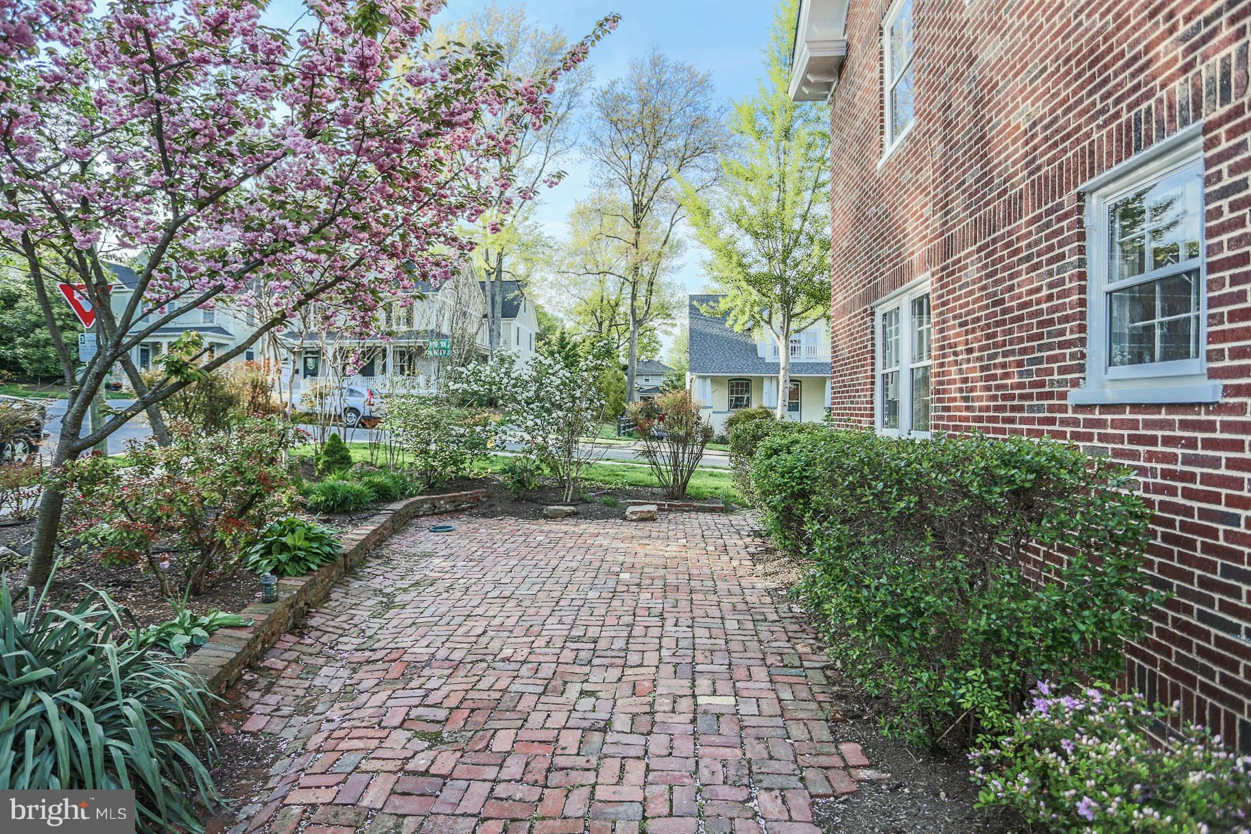 ROSEMONT - Residential