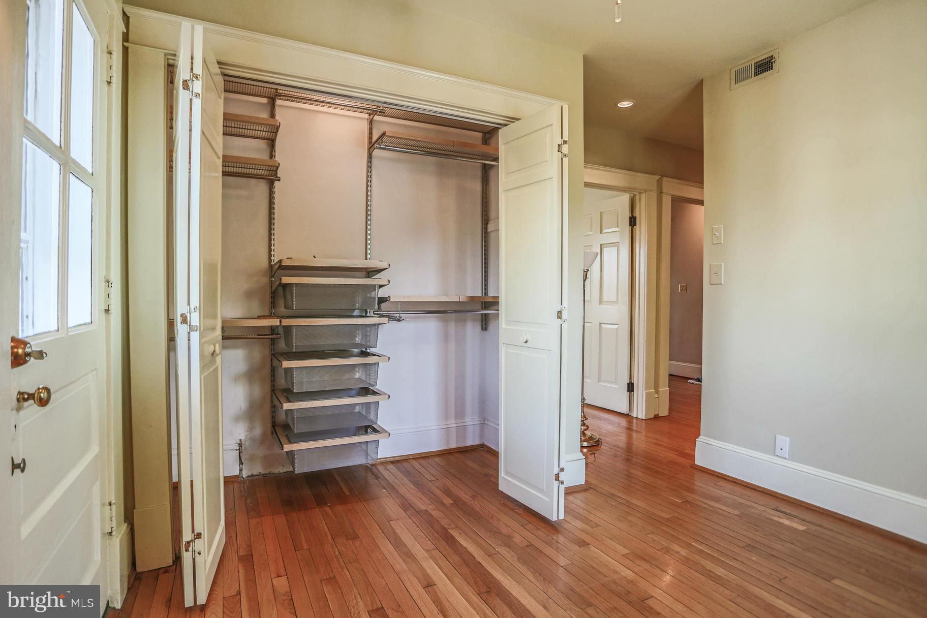 ROSEMONT - Residential