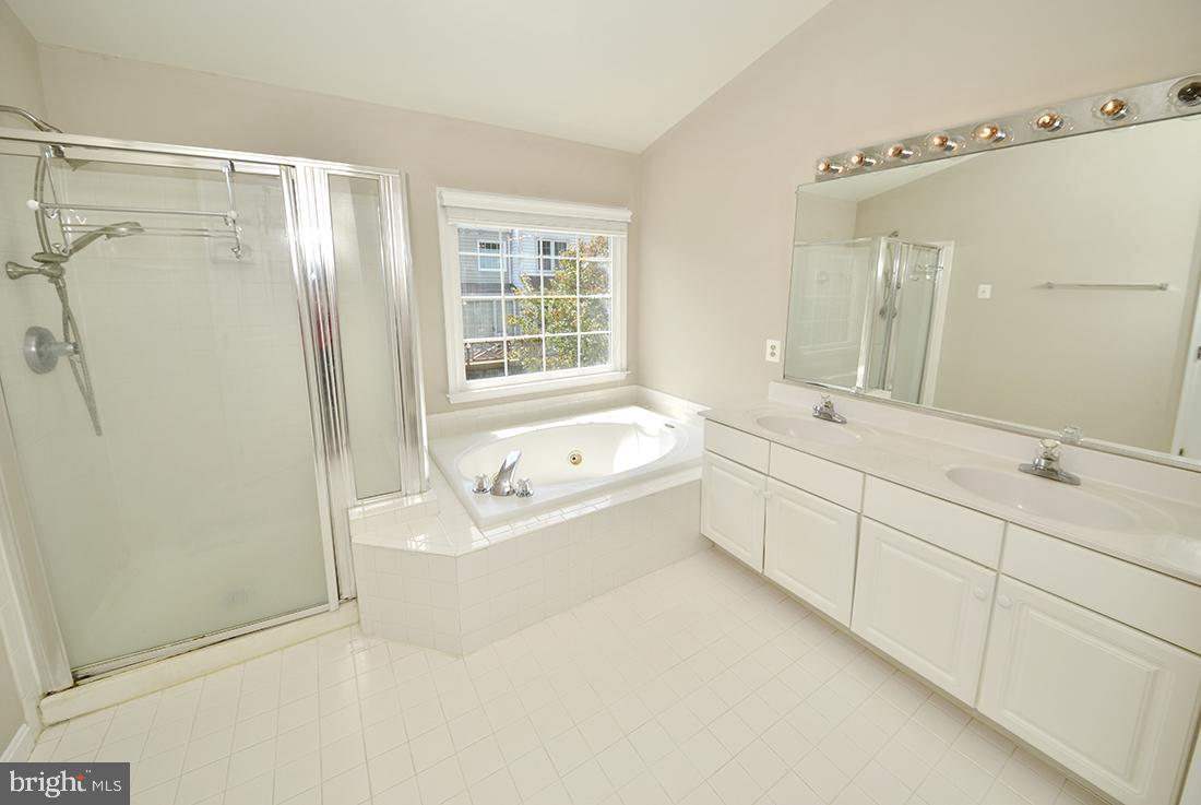 VIRGINIA CENTER - Residential Lease