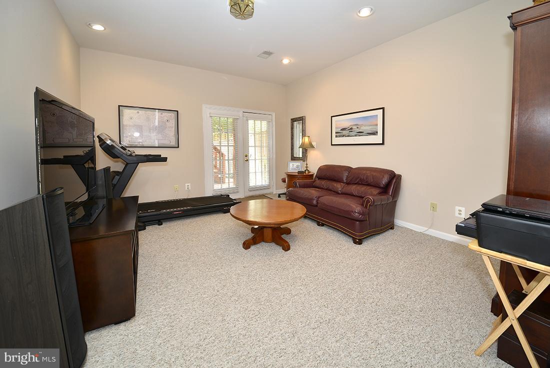 VIRGINIA CENTER - Residential Lease