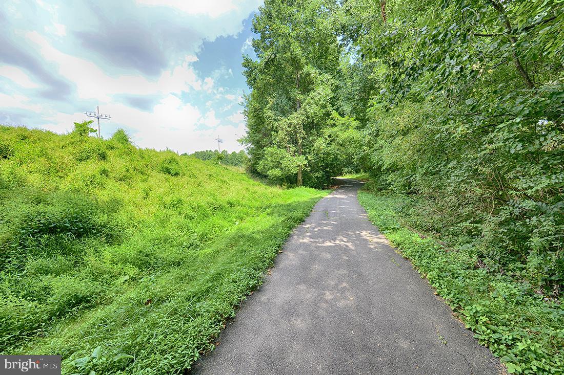 VIRGINIA CENTER - Residential Lease