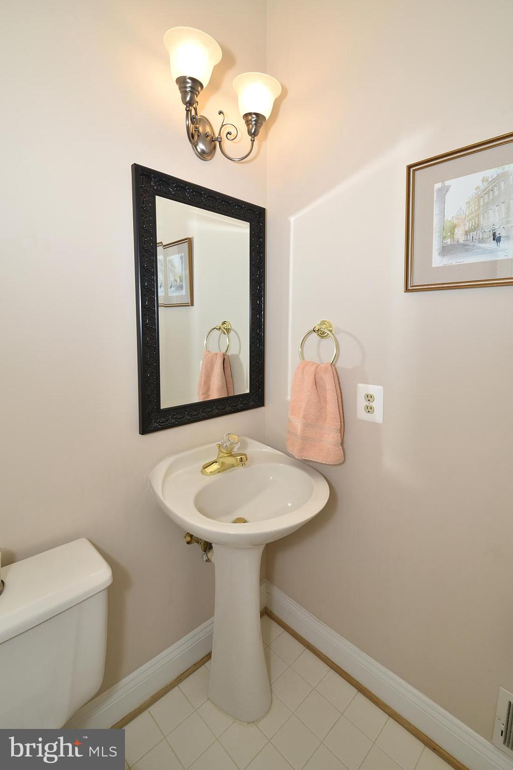 VIRGINIA CENTER - Residential Lease