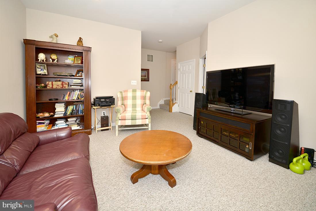 VIRGINIA CENTER - Residential Lease