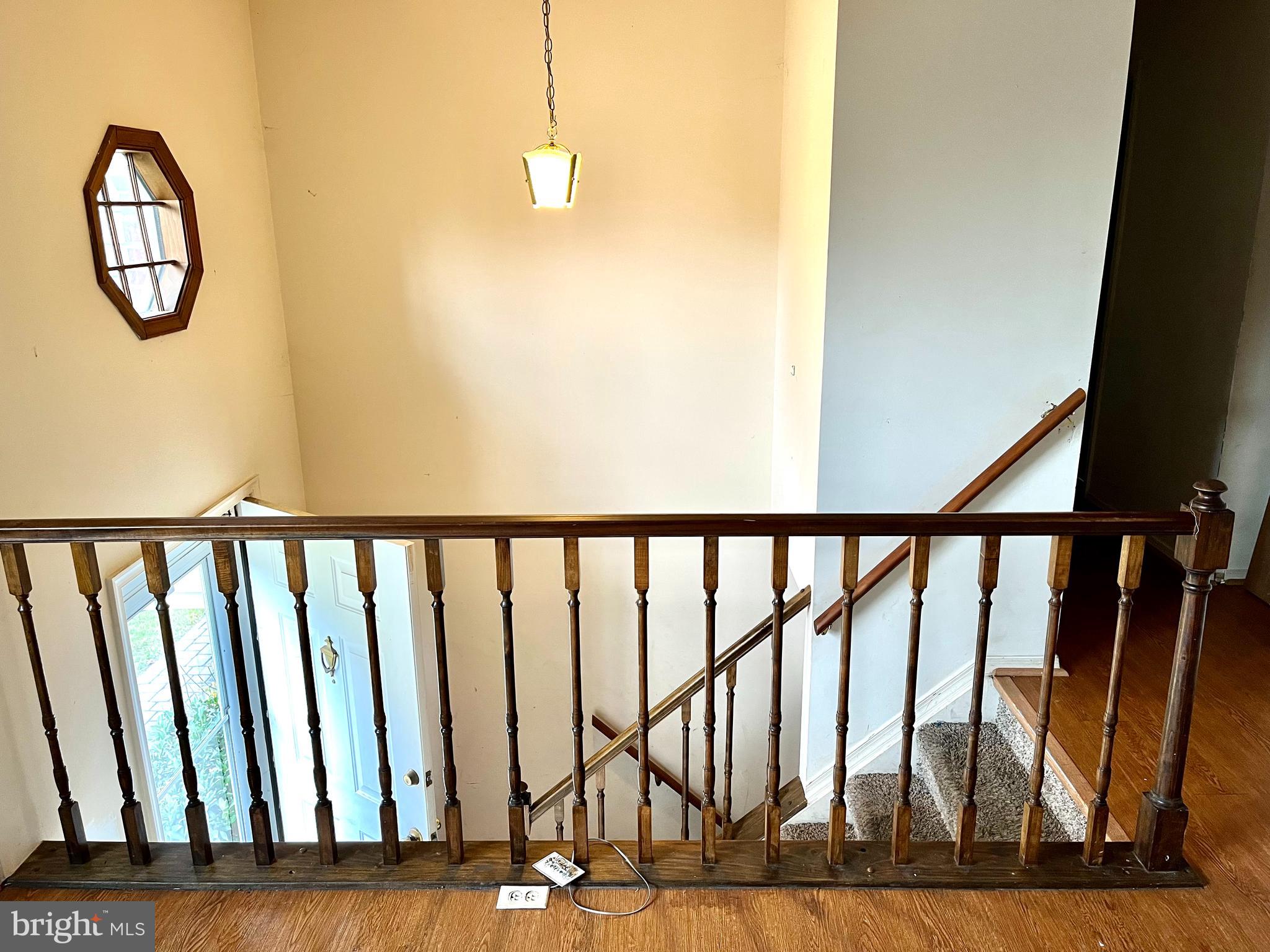 TOWERING OAKS - Residential