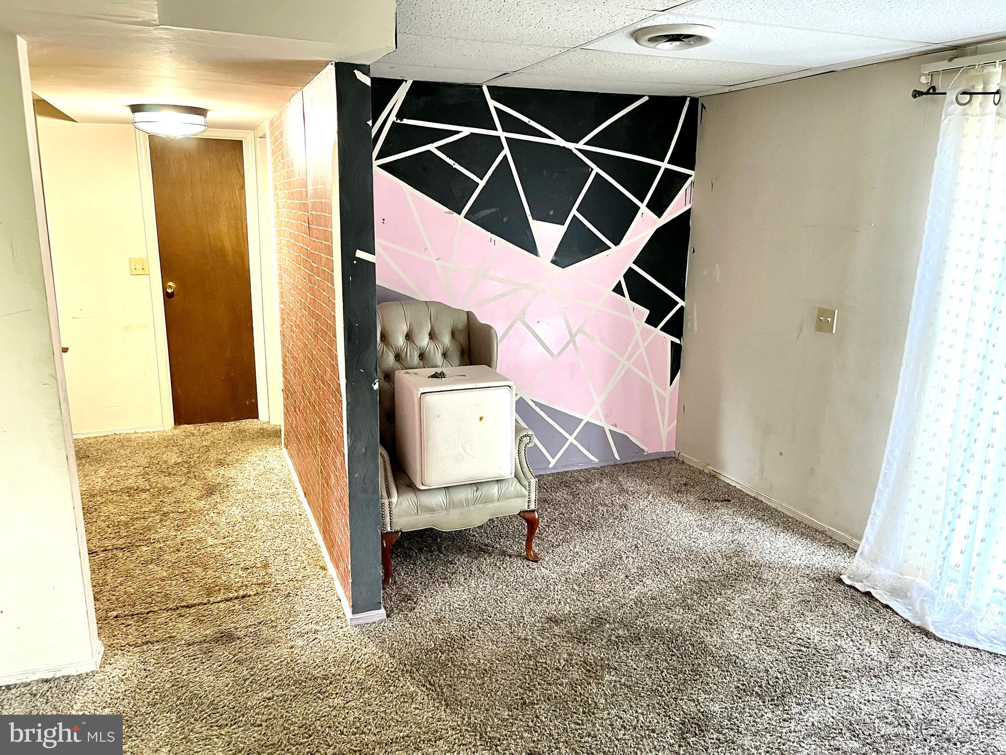 TOWERING OAKS - Residential