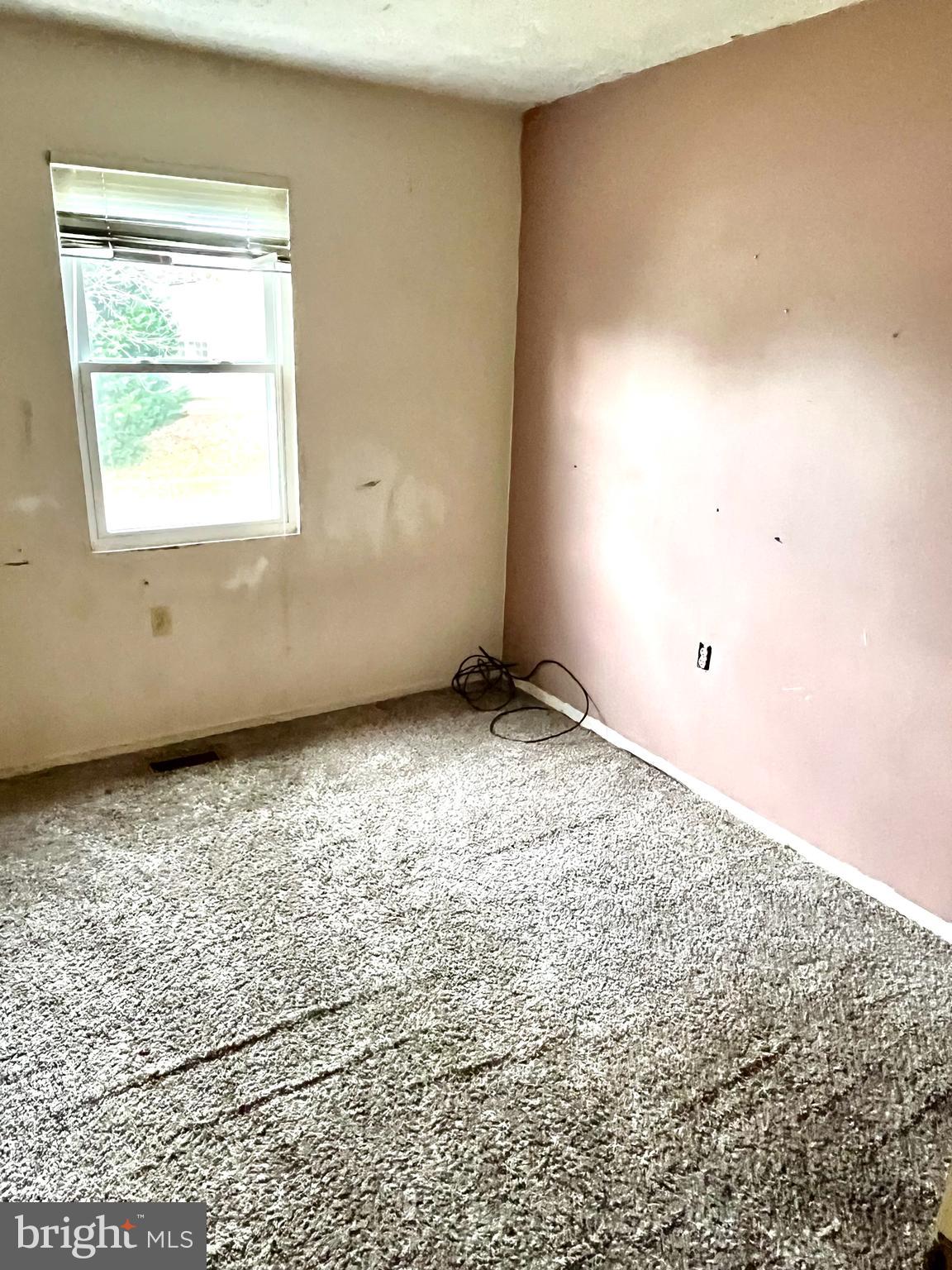 TOWERING OAKS - Residential