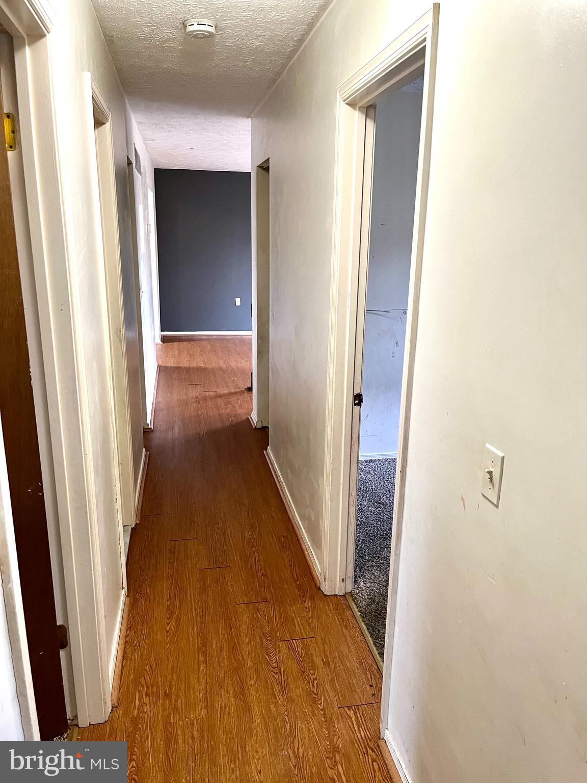 TOWERING OAKS - Residential