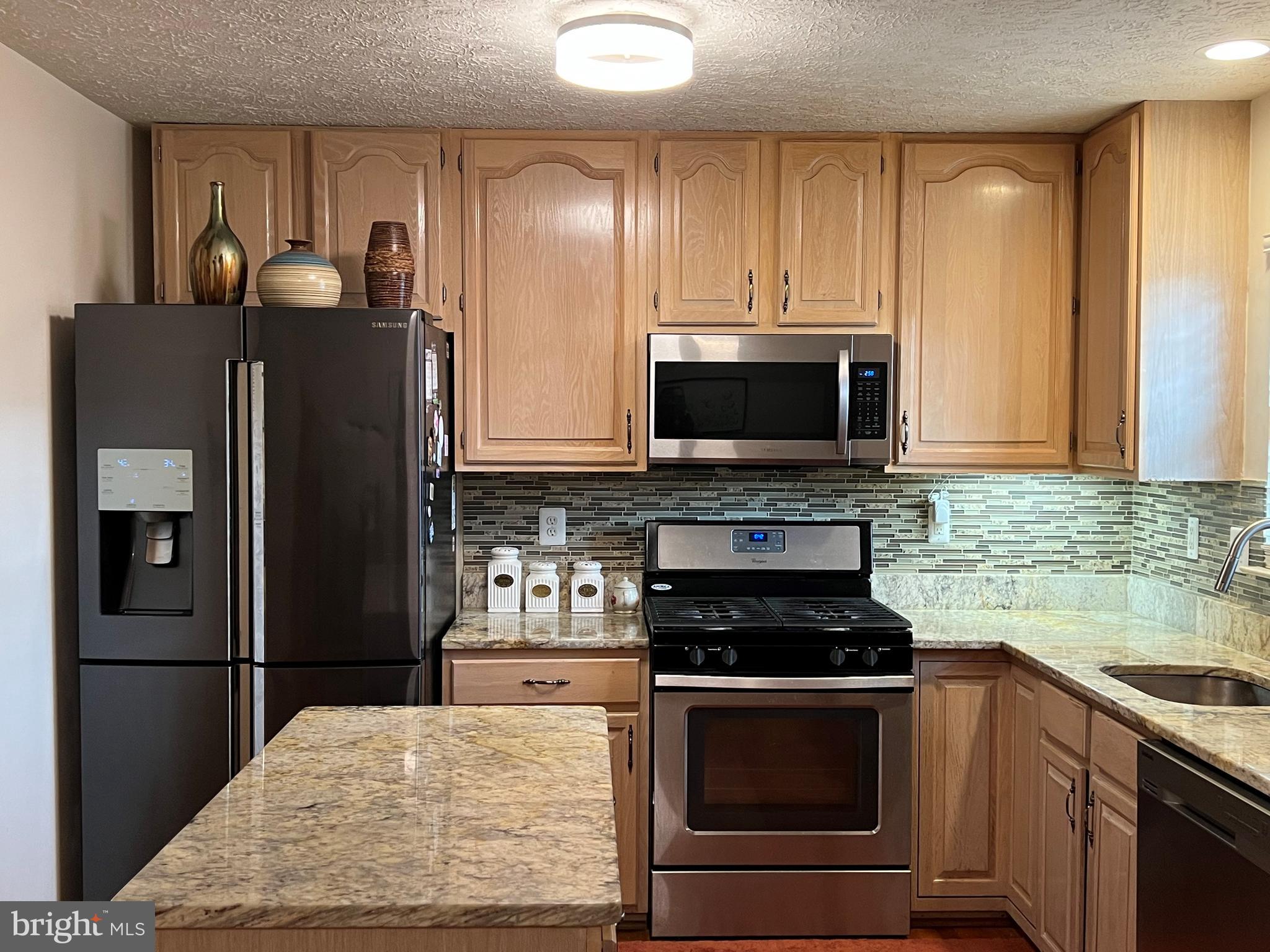 HUNTERS RUN - Residential Lease