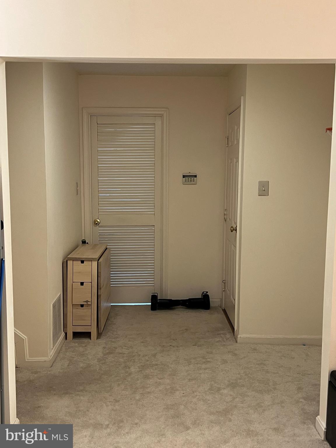 HUNTERS RUN - Residential Lease