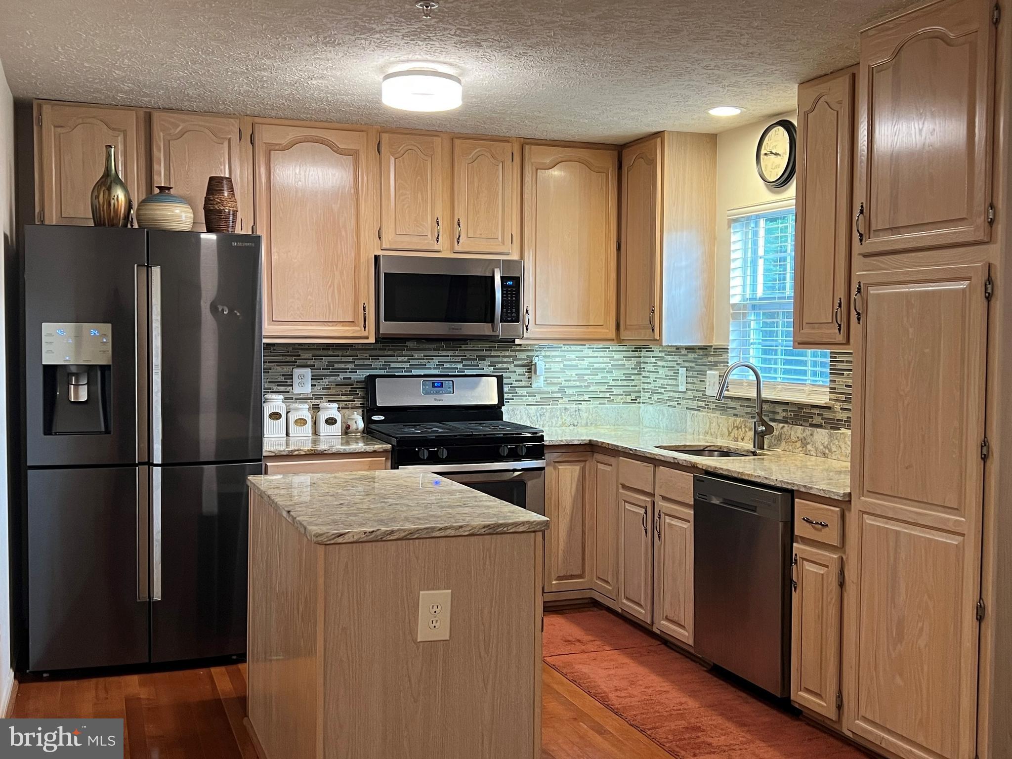 HUNTERS RUN - Residential Lease