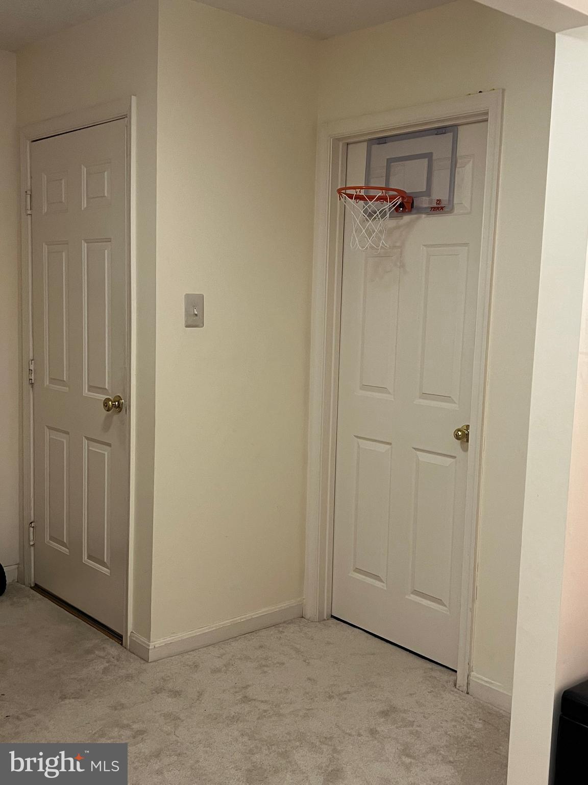 HUNTERS RUN - Residential Lease