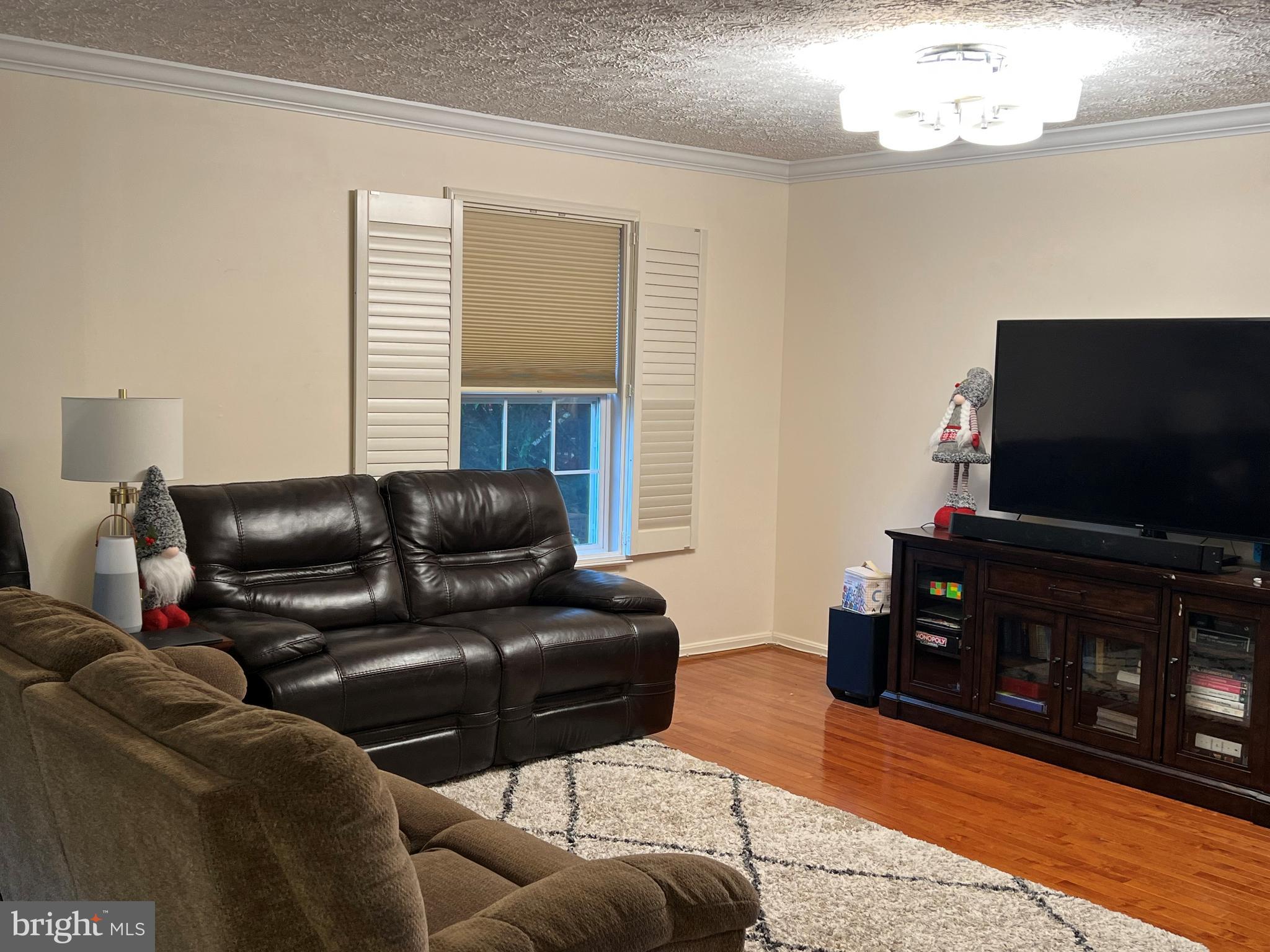 HUNTERS RUN - Residential Lease